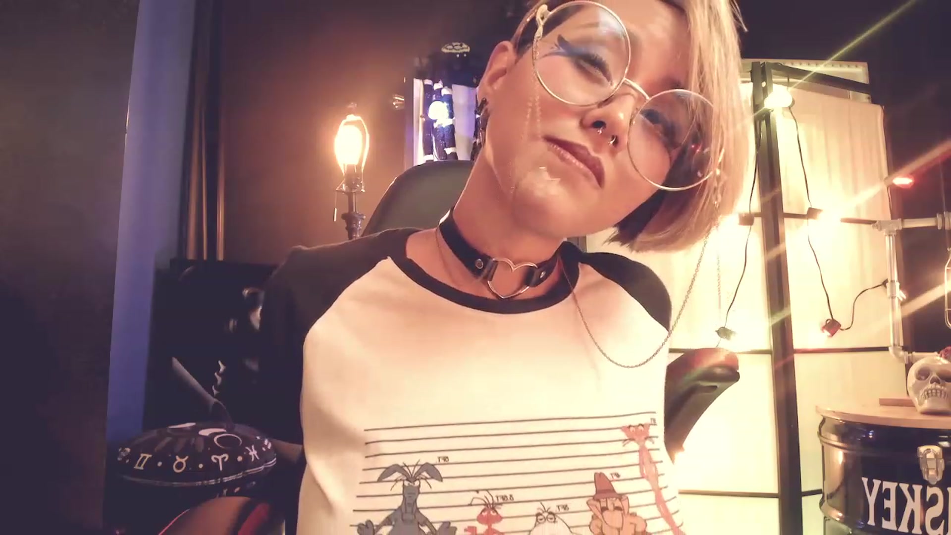 Gallery image thumbnail from AbraxxysRadio's myfreecams stream on, 02/21/2023, 24:21 image 19 of 20