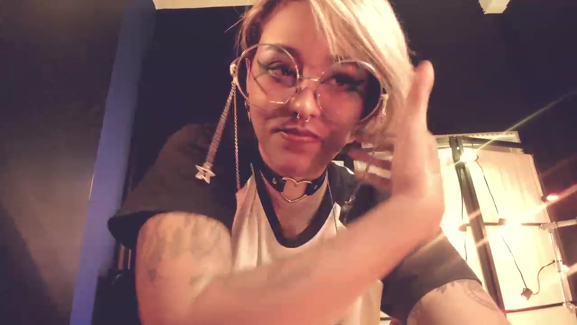 Gallery image thumbnail from AbraxxysRadio's myfreecams stream on, 02/21/2023, 24:21 image 3 of 20
