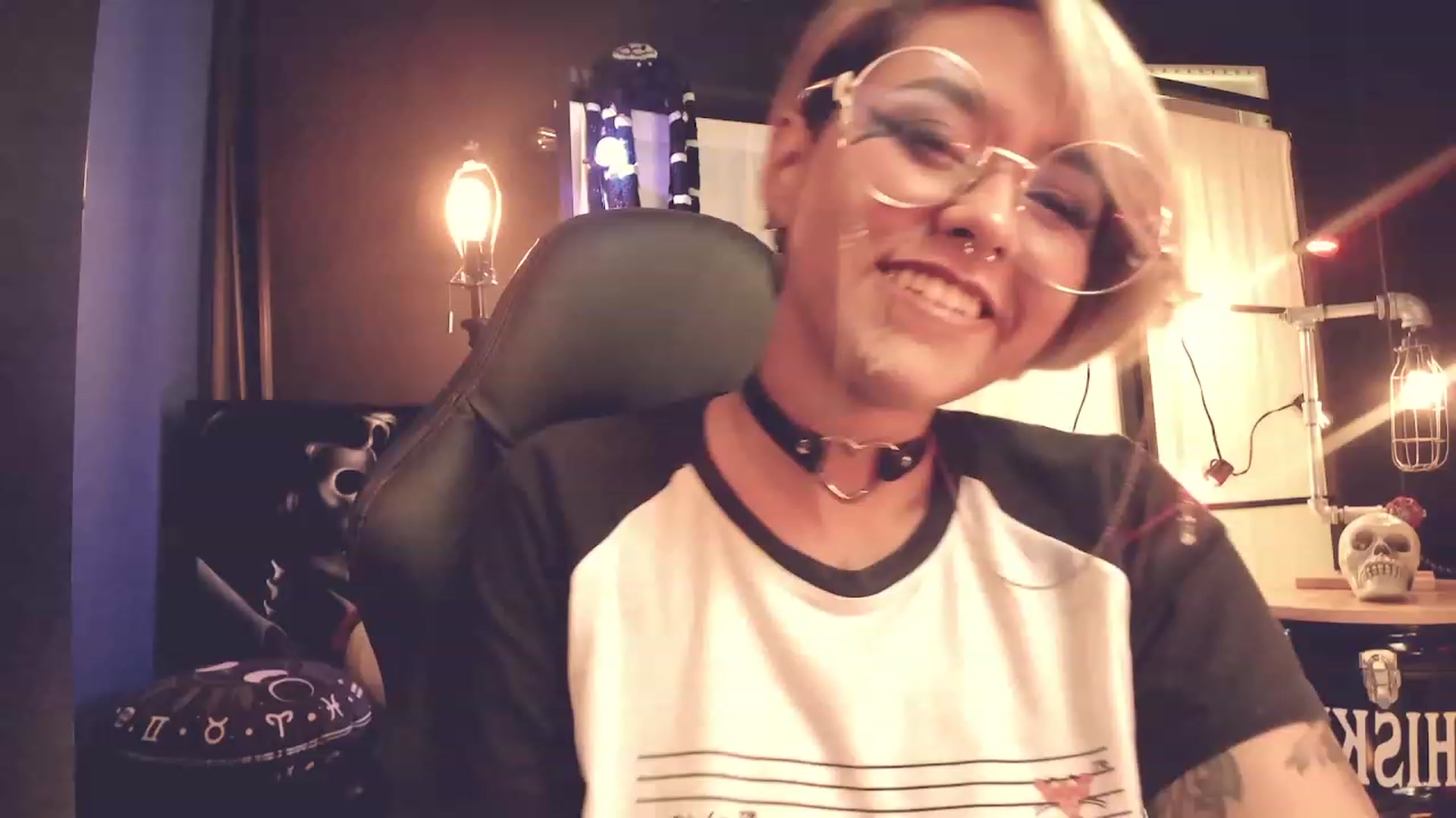 Gallery image thumbnail from AbraxxysRadio's myfreecams stream on, 02/21/2023, 01:42 image 17 of 20