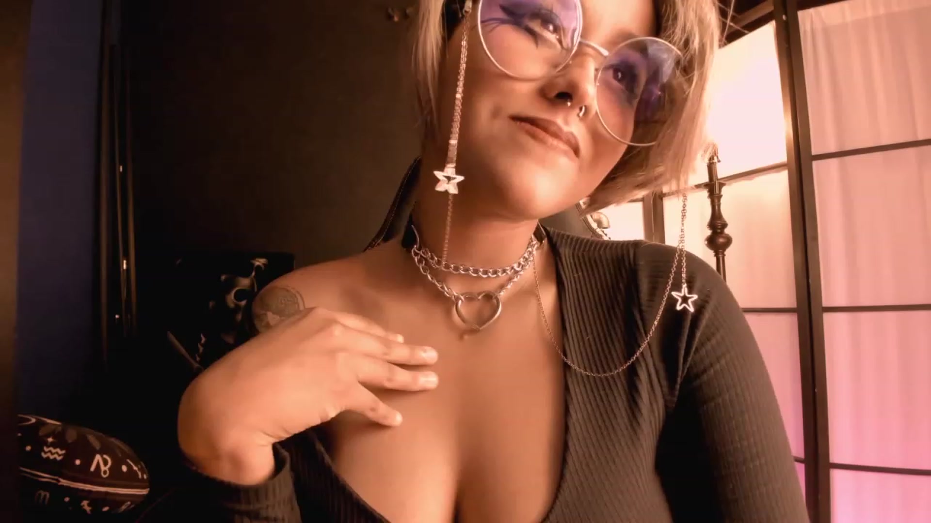 Gallery image thumbnail from AbraxxysRadio's myfreecams stream on, 02/23/2023, 01:29 image 12 of 20