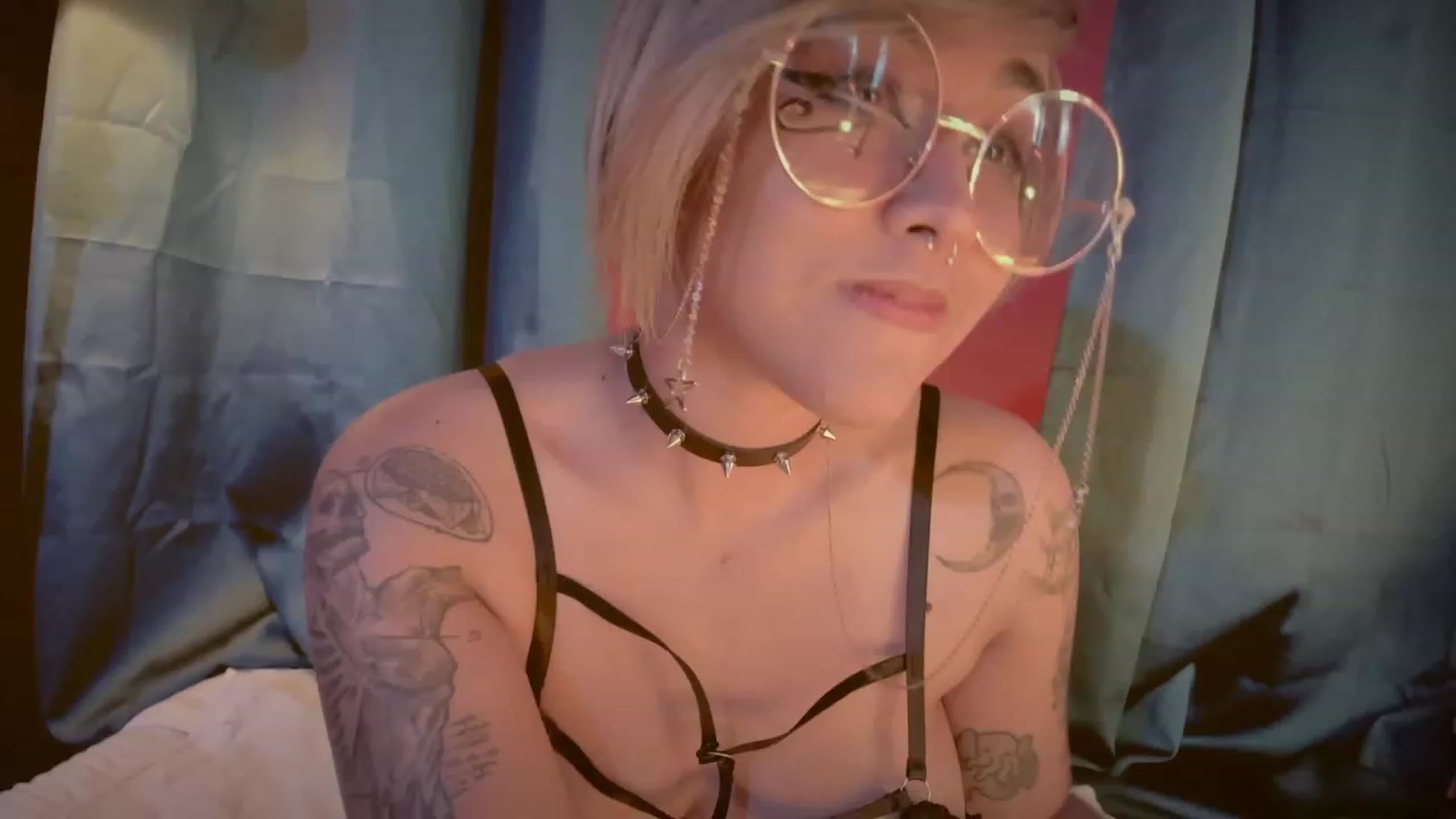 Gallery image thumbnail from AbraxxysRadio's myfreecams stream on, 02/23/2023, 23:20 image 16 of 20