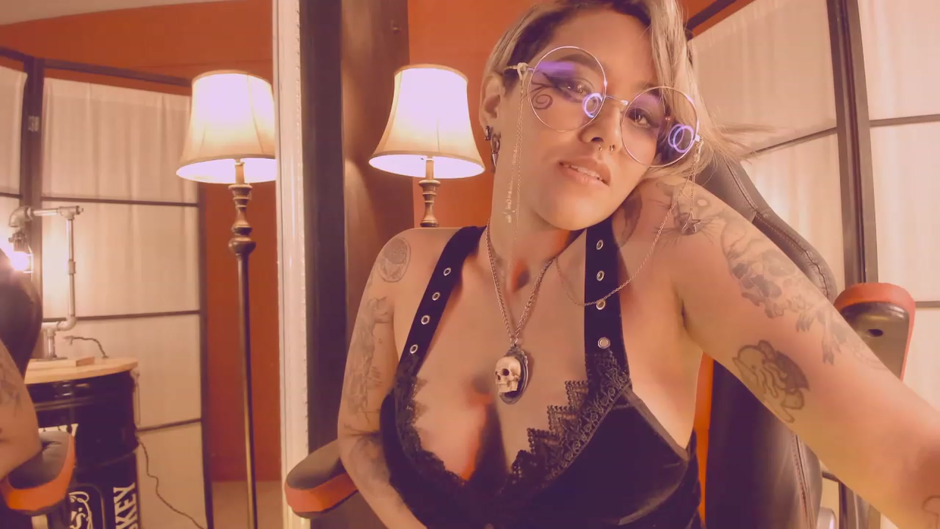 Gallery image thumbnail from AbraxxysRadio's myfreecams stream on, 02/26/2023, 18:25 image 11 of 20