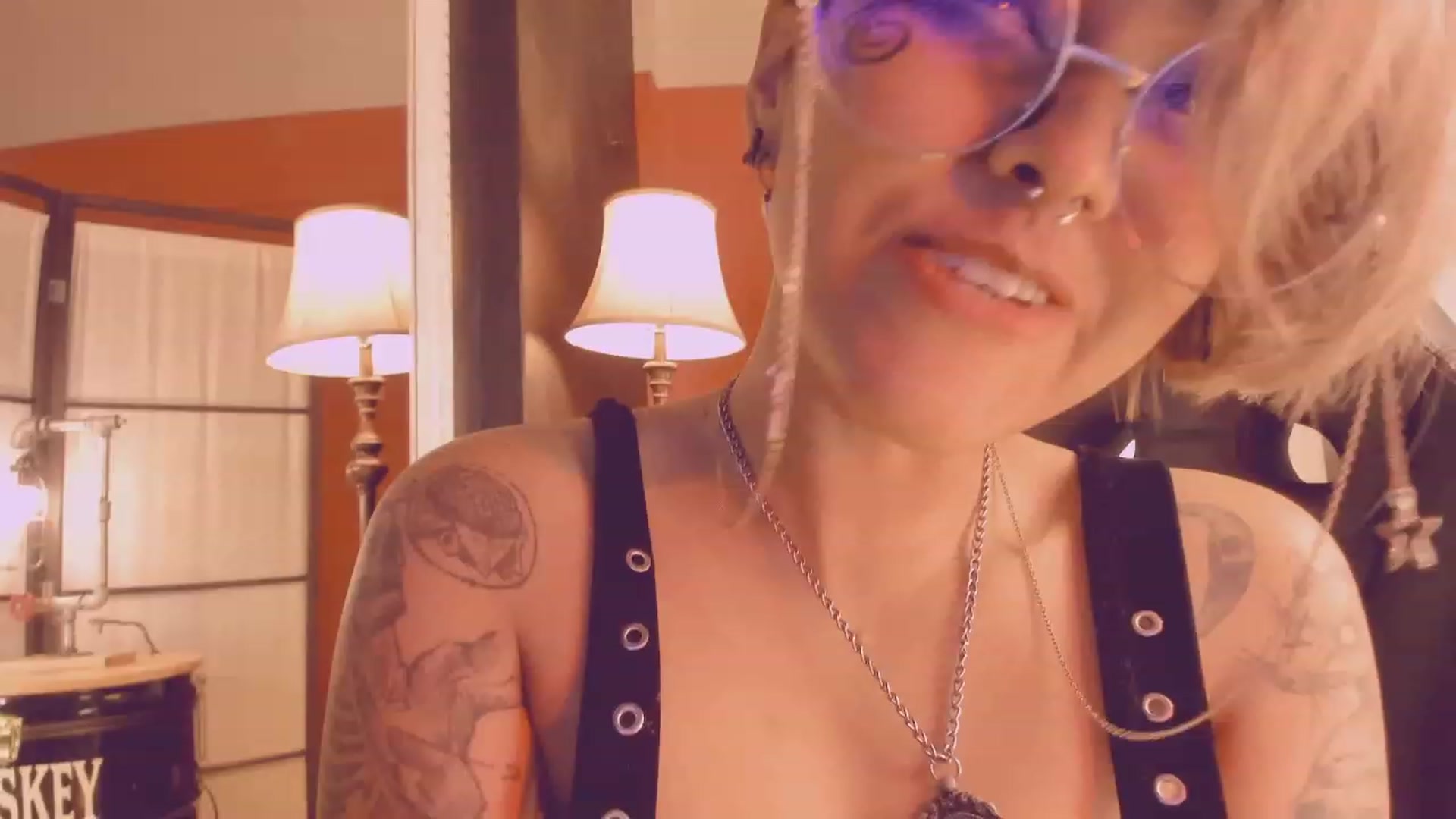Gallery image thumbnail from AbraxxysRadio's myfreecams stream on, 02/26/2023, 22:18 image 17 of 20