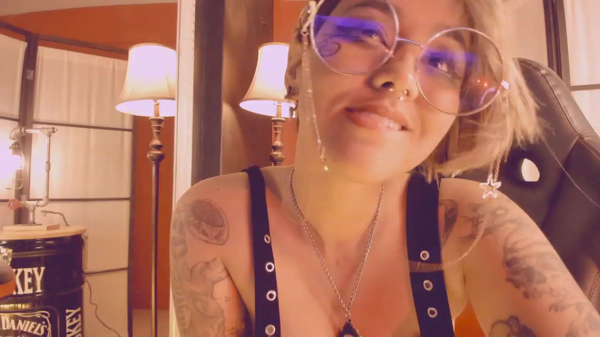 Gallery image thumbnail from AbraxxysRadio's myfreecams stream on, 02/26/2023, 22:18 image 18 of 20