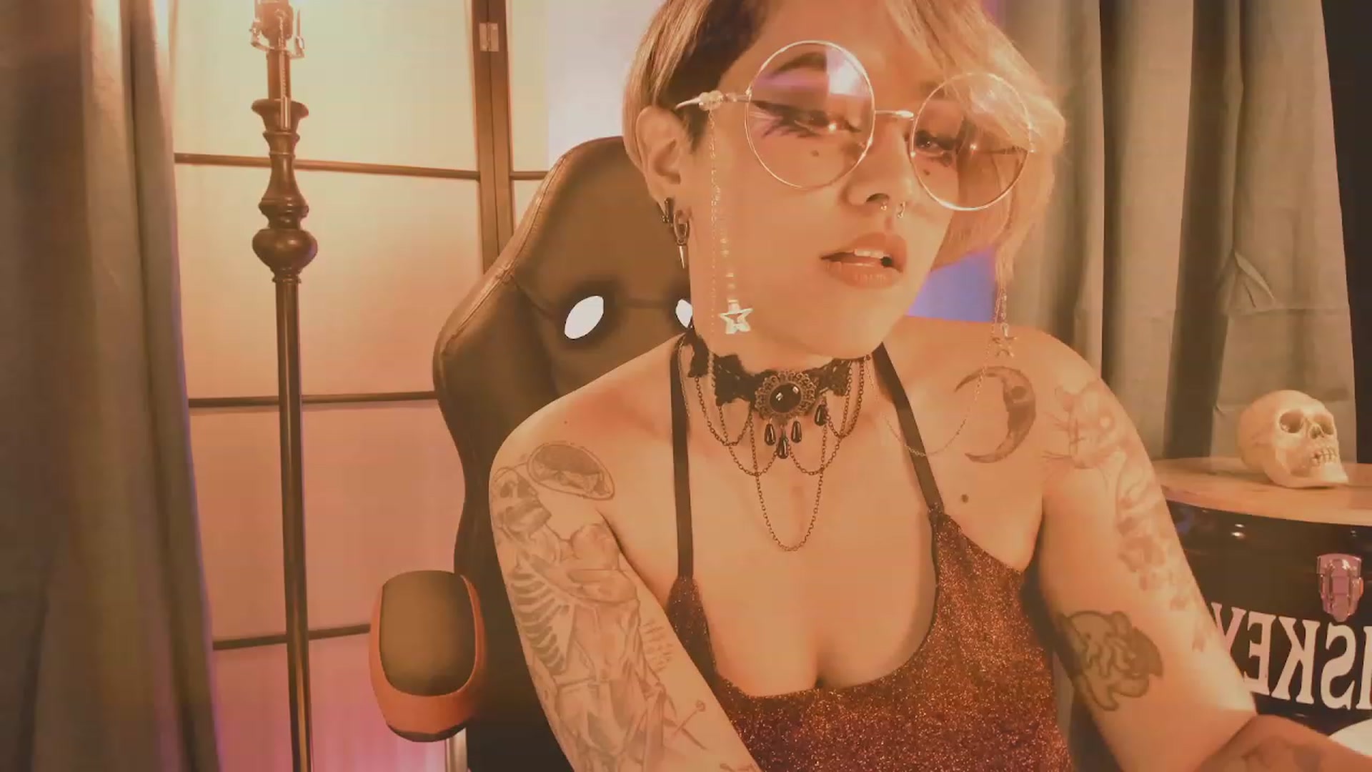 Gallery image thumbnail from AbraxxysRadio's myfreecams stream on, 03/04/2023, 24:06 image 1 of 20