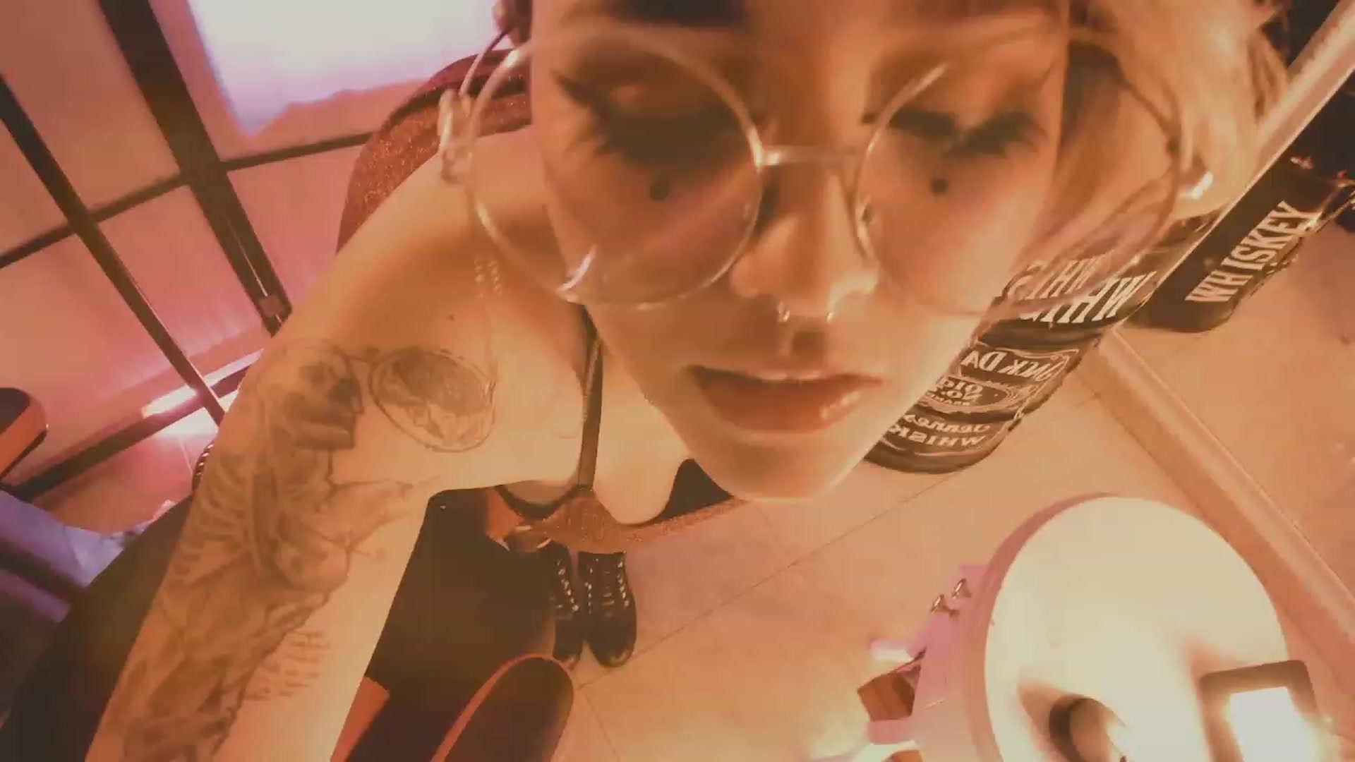 Gallery image thumbnail from AbraxxysRadio's myfreecams stream on, 03/04/2023, 24:25 image 7 of 20