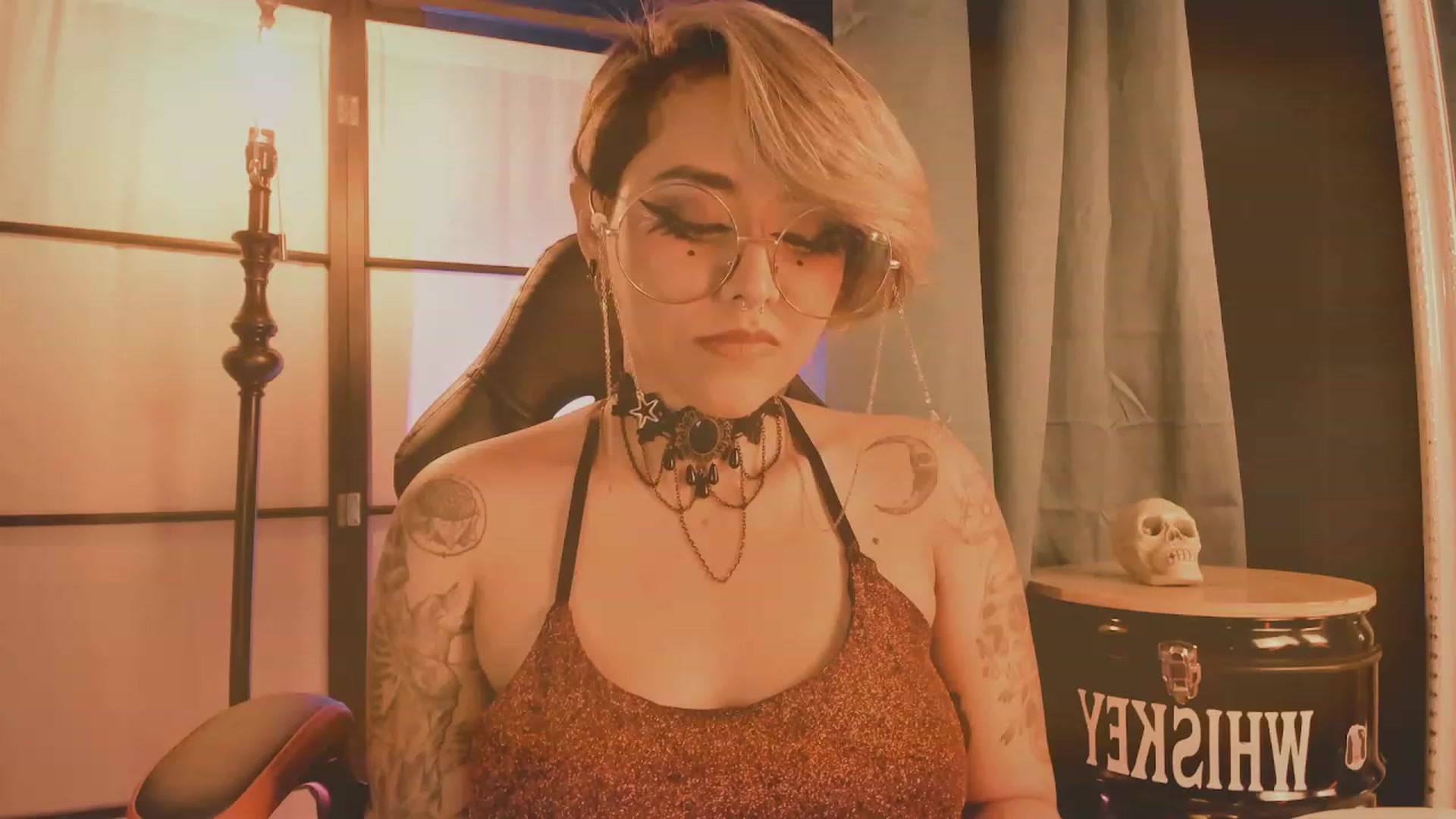 Gallery image thumbnail from AbraxxysRadio's myfreecams stream on, 03/04/2023, 02:06 image 5 of 20
