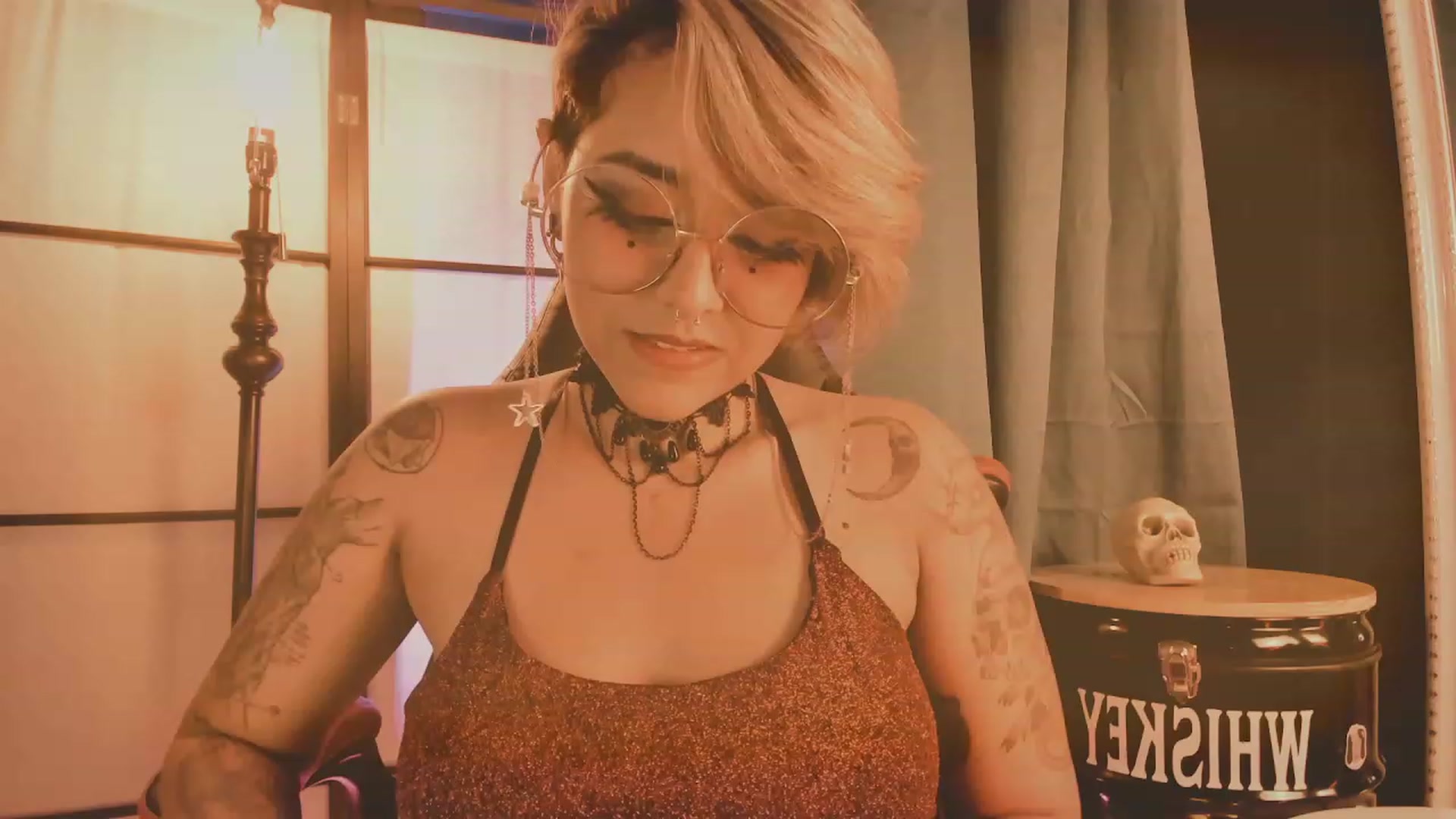Gallery image thumbnail from AbraxxysRadio's myfreecams stream on, 03/04/2023, 02:06 image 14 of 20