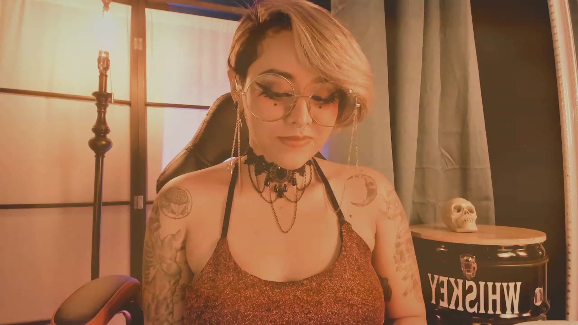 Gallery image thumbnail from AbraxxysRadio's myfreecams stream on, 03/04/2023, 02:06 image 4 of 20