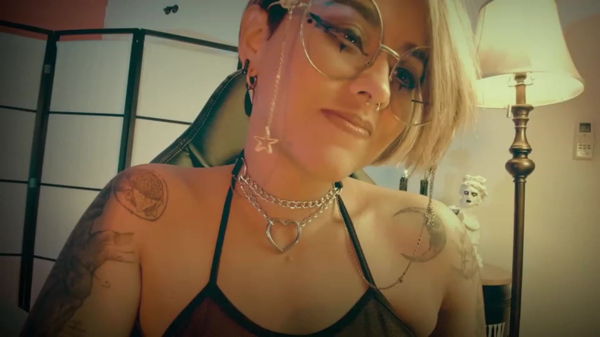 Gallery image thumbnail from AbraxxysRadio's myfreecams stream on, 03/09/2023, 24:01 image 20 of 20