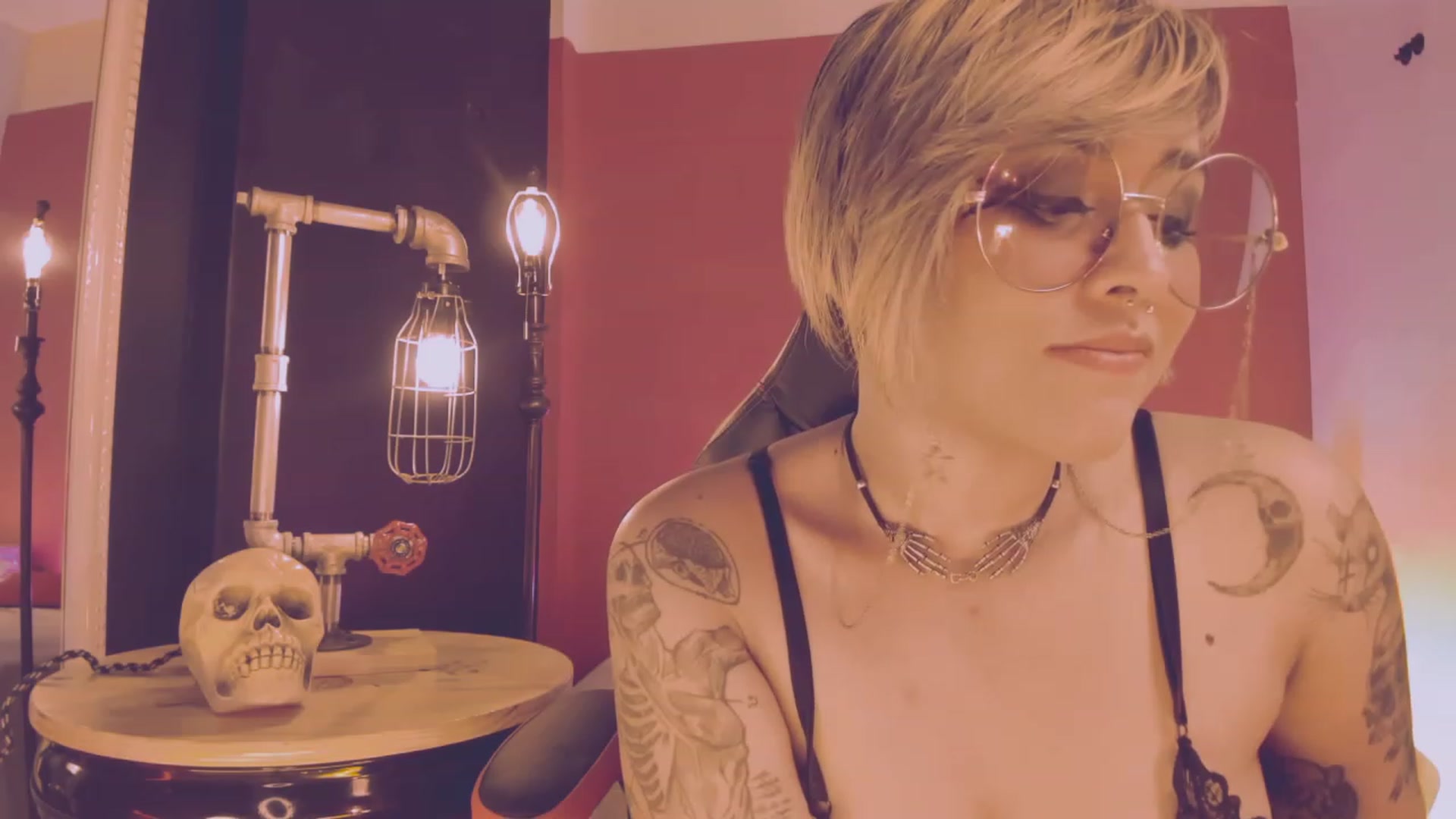 Gallery image thumbnail from AbraxxysRadio's myfreecams stream on, 03/10/2023, 23:06 image 16 of 20