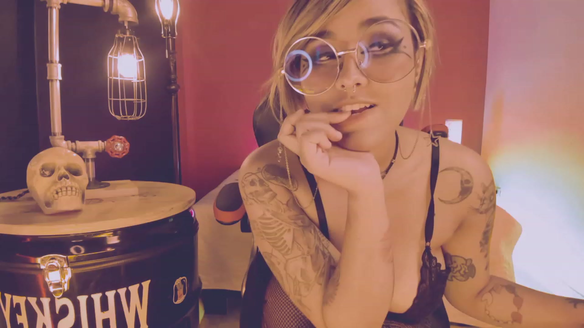 Gallery image thumbnail from AbraxxysRadio's myfreecams stream on, 03/10/2023, 23:06 image 4 of 20