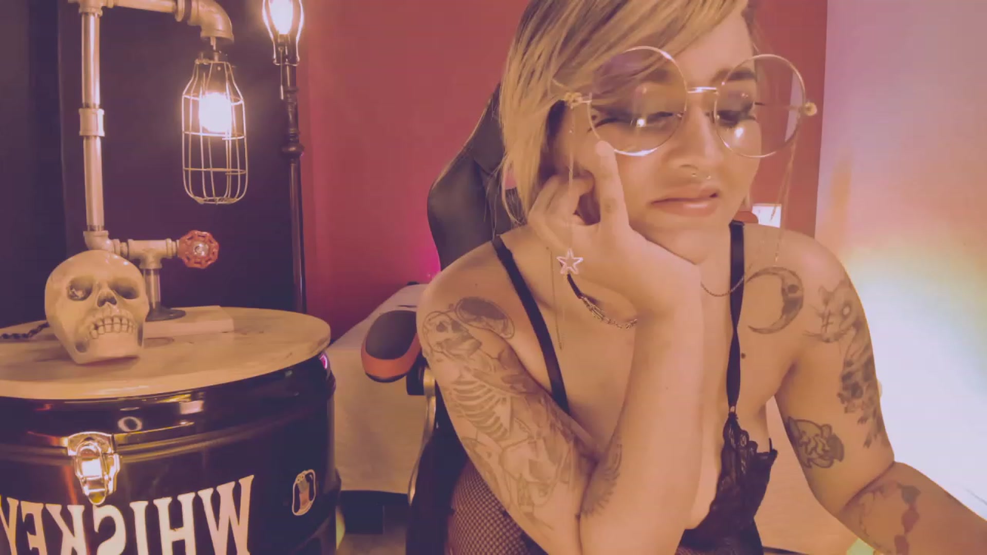 Gallery image thumbnail from AbraxxysRadio's myfreecams stream on, 03/10/2023, 23:06 image 6 of 20