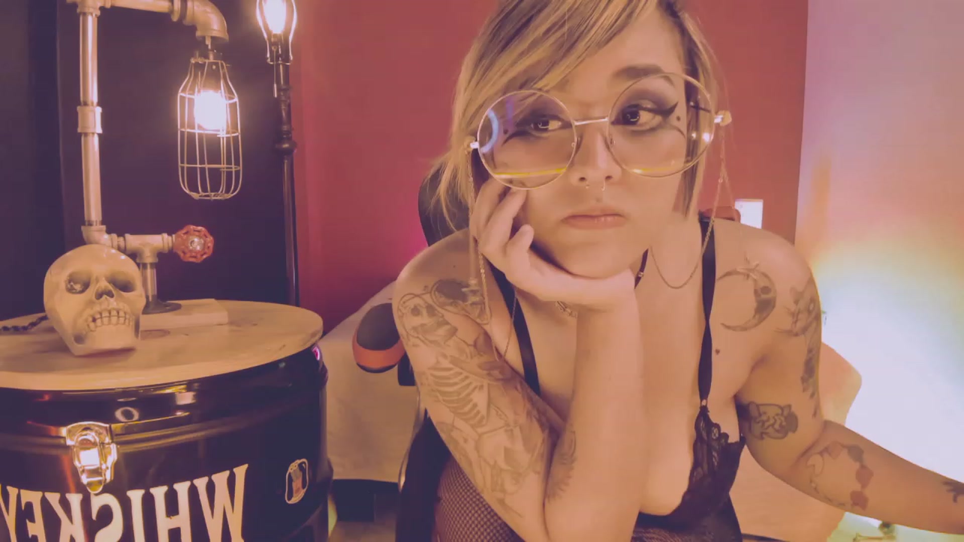 Gallery image thumbnail from AbraxxysRadio's myfreecams stream on, 03/10/2023, 23:06 image 5 of 20