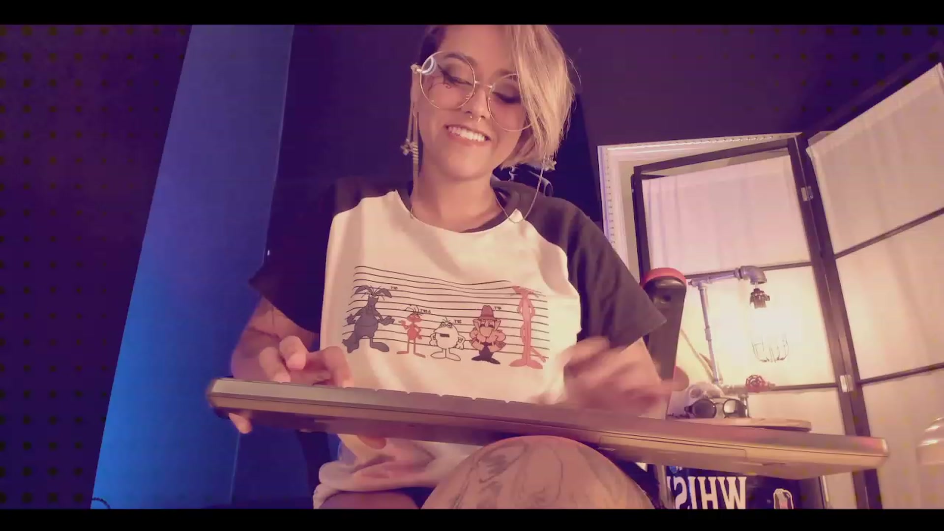 Gallery image thumbnail from AbraxxysRadio's myfreecams stream on, 03/14/2023, 23:51 image 16 of 20