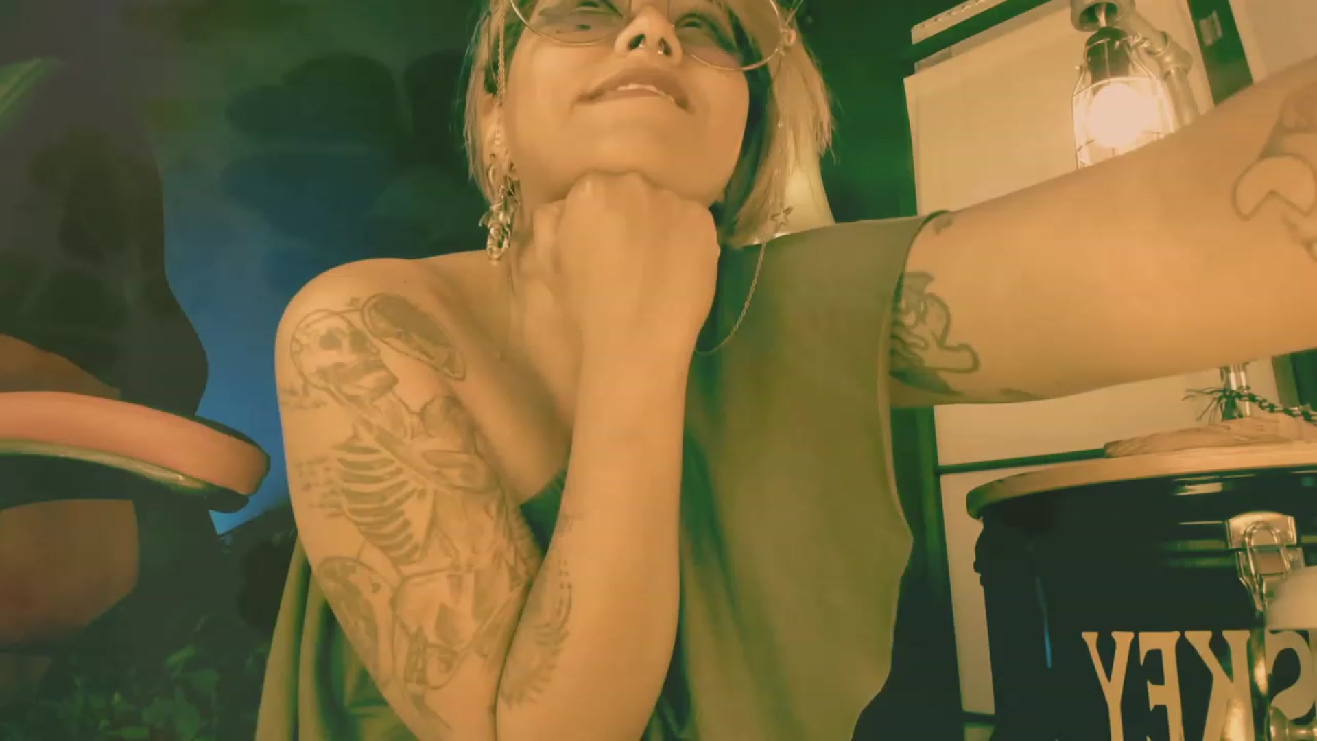 Gallery image thumbnail from AbraxxysRadio's myfreecams stream on, 03/18/2023, 24:19 image 1 of 20