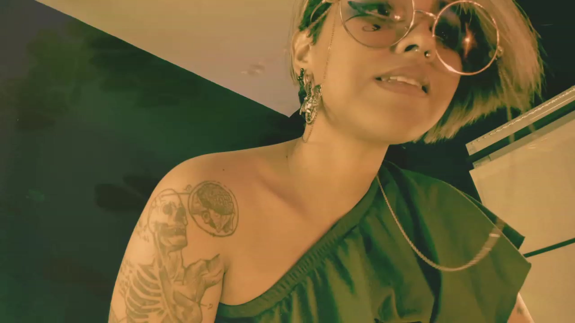 Gallery image thumbnail from AbraxxysRadio's myfreecams stream on, 03/18/2023, 24:19 image 19 of 20