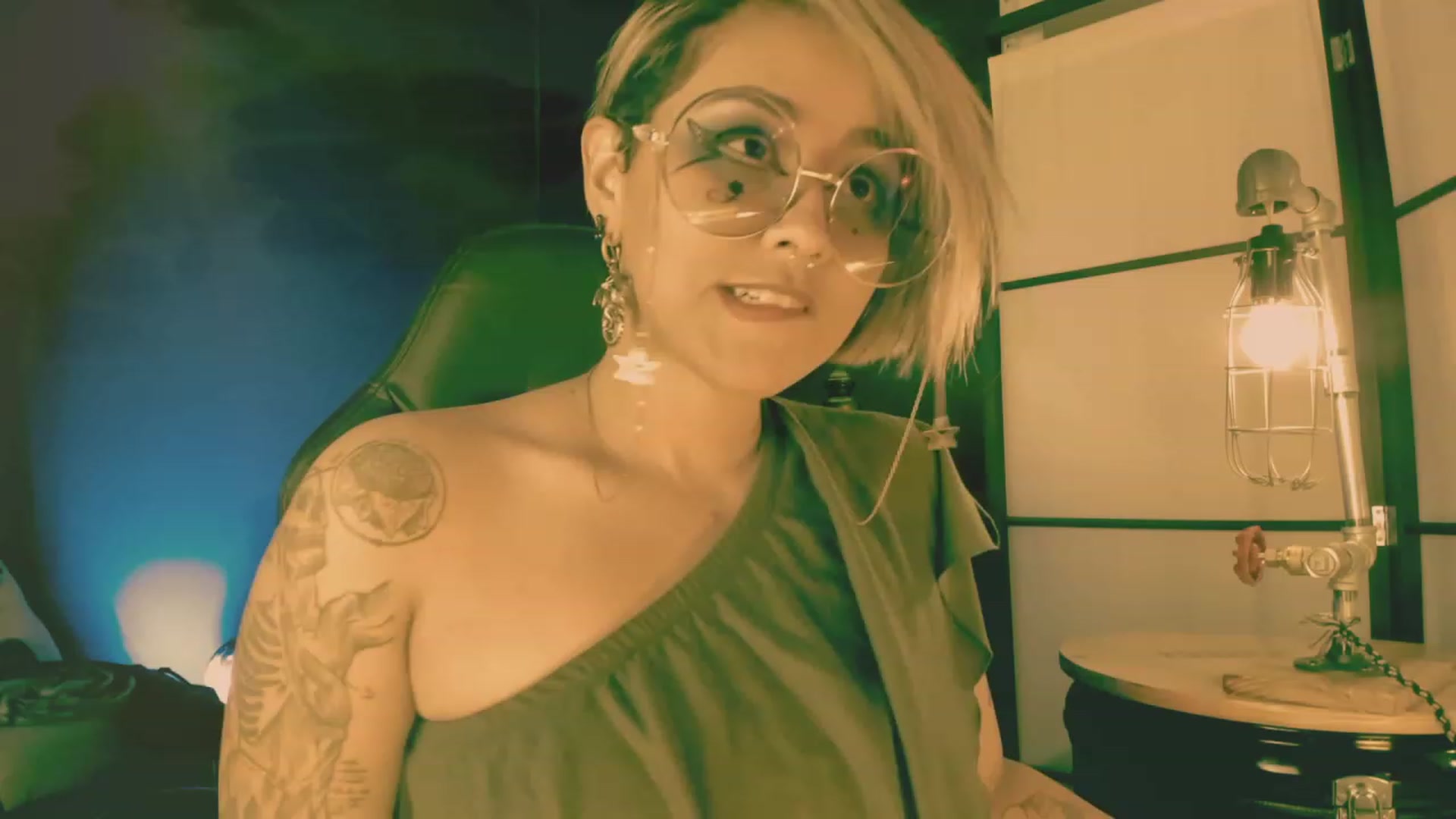 Gallery image thumbnail from AbraxxysRadio's myfreecams stream on, 03/18/2023, 24:19 image 4 of 20