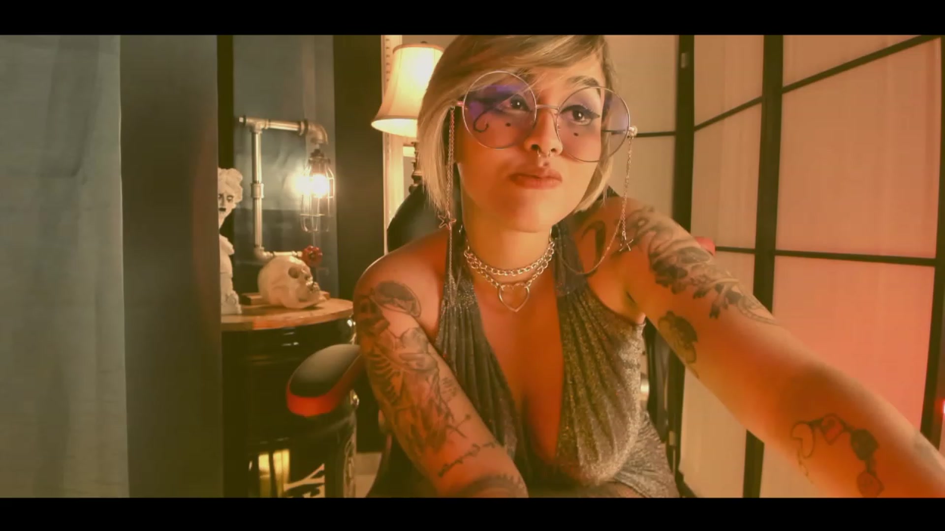 Gallery image thumbnail from AbraxxysRadio's myfreecams stream on, 03/24/2023, 24:43 image 1 of 20