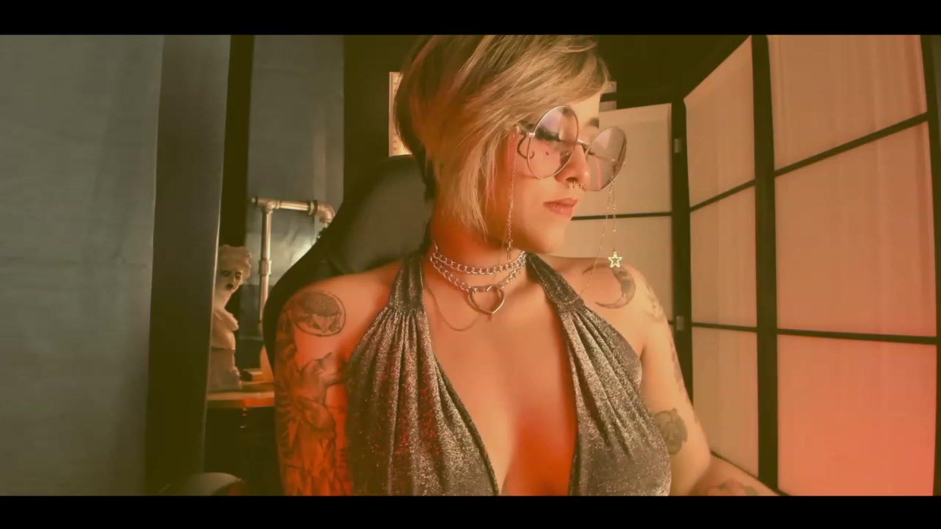 Gallery image thumbnail from AbraxxysRadio's myfreecams stream on, 03/24/2023, 24:43 image 2 of 20