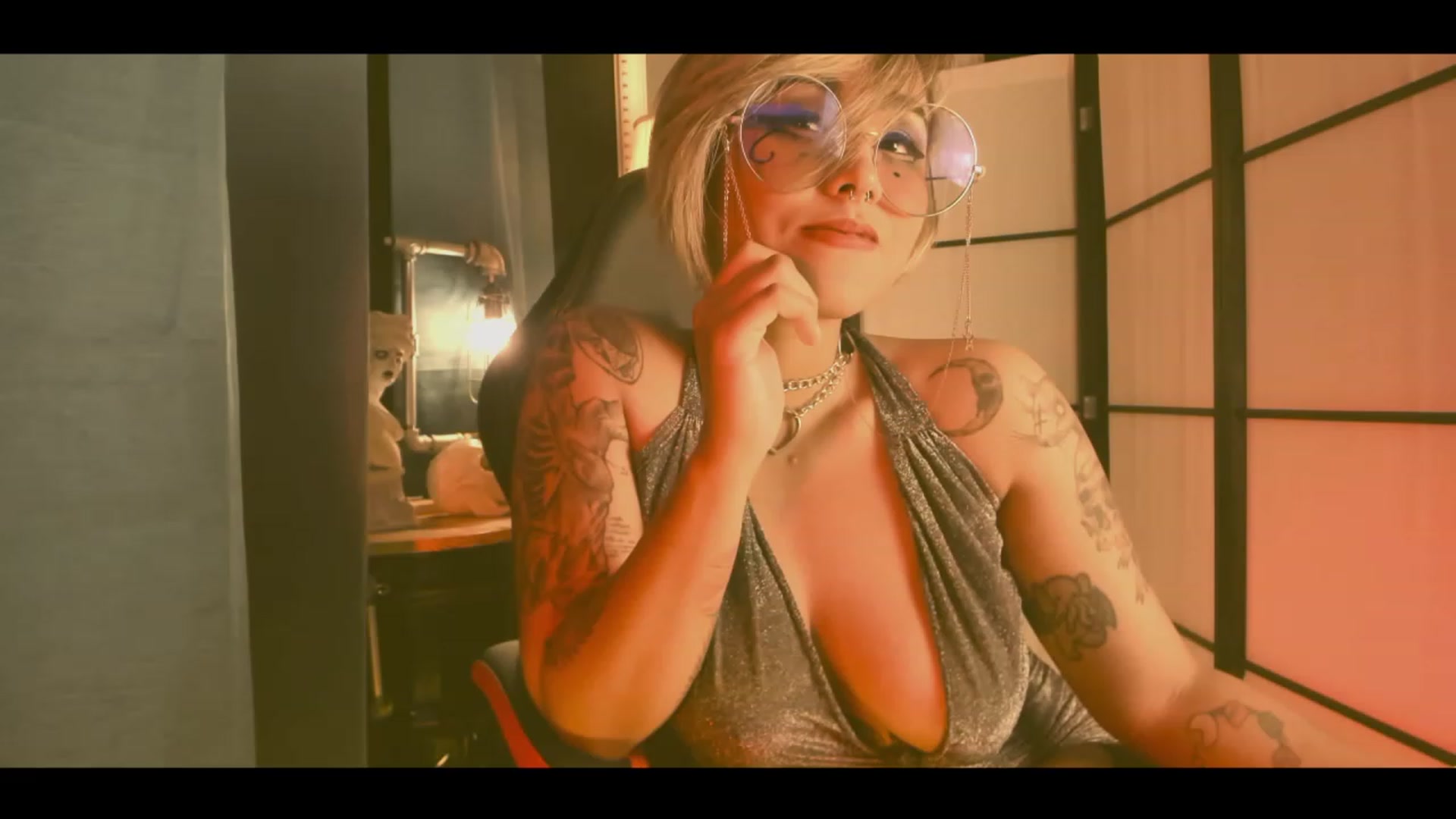 Gallery image thumbnail from AbraxxysRadio's myfreecams stream on, 03/24/2023, 01:46 image 2 of 20