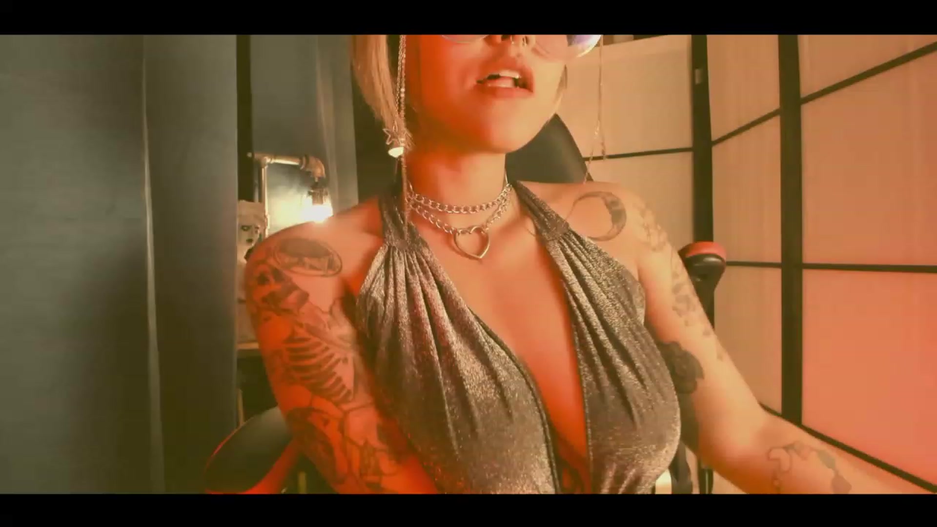 Gallery image thumbnail from AbraxxysRadio's myfreecams stream on, 03/24/2023, 01:46 image 3 of 20