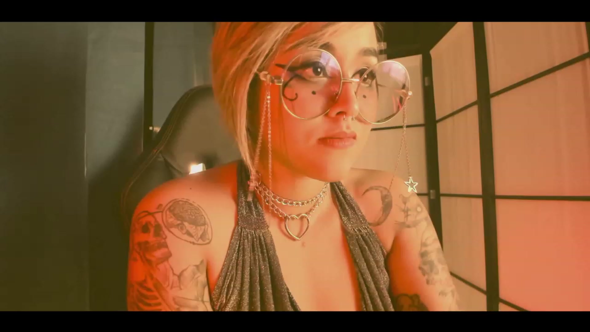 Gallery image thumbnail from AbraxxysRadio's myfreecams stream on, 03/24/2023, 01:46 image 6 of 20