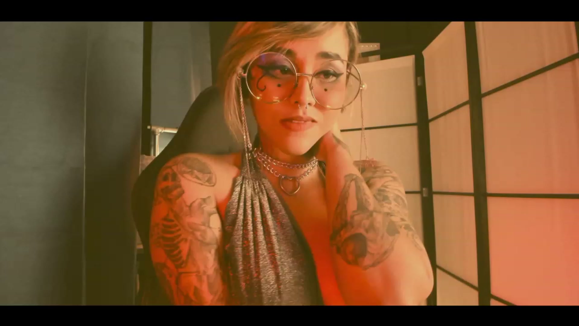 Gallery image thumbnail from AbraxxysRadio's myfreecams stream on, 03/24/2023, 01:46 image 10 of 20