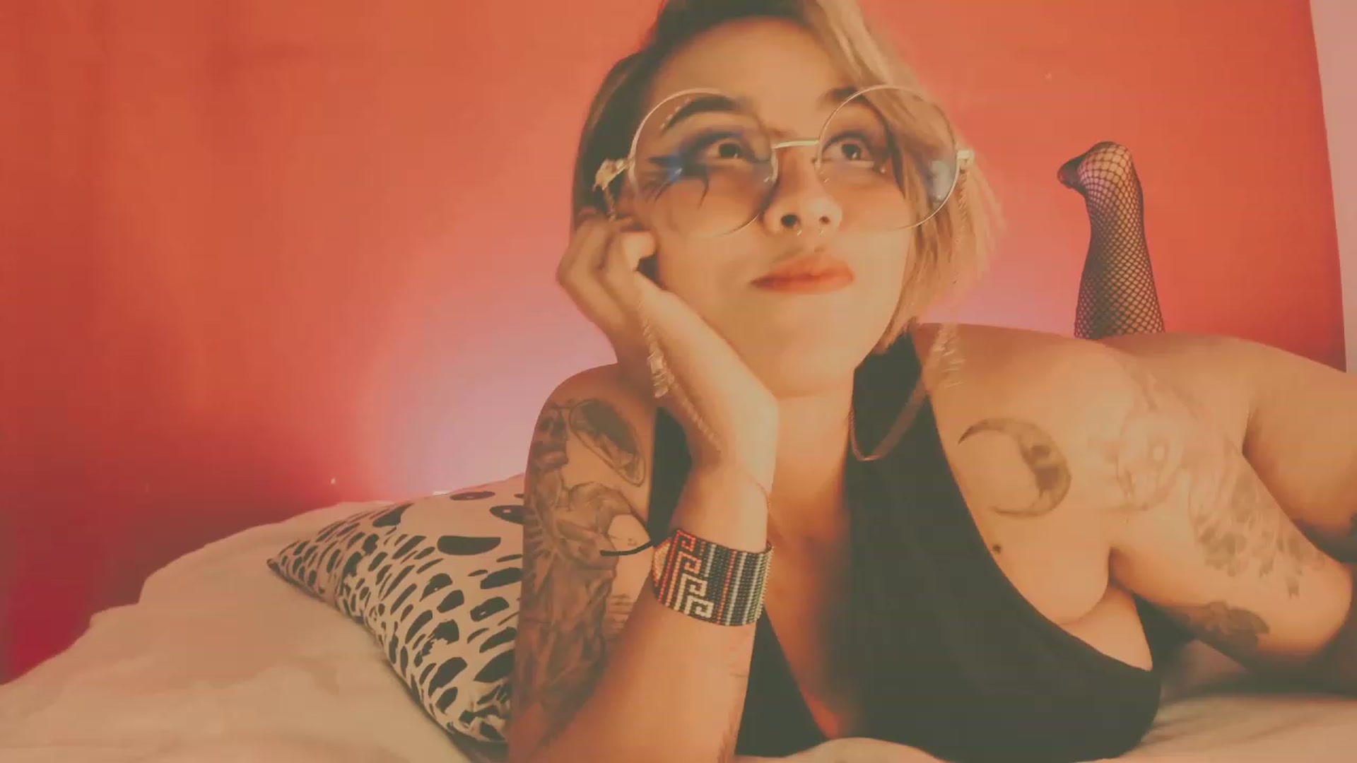Gallery image thumbnail from AbraxxysRadio's myfreecams stream on, 03/28/2023, 23:43 image 1 of 20