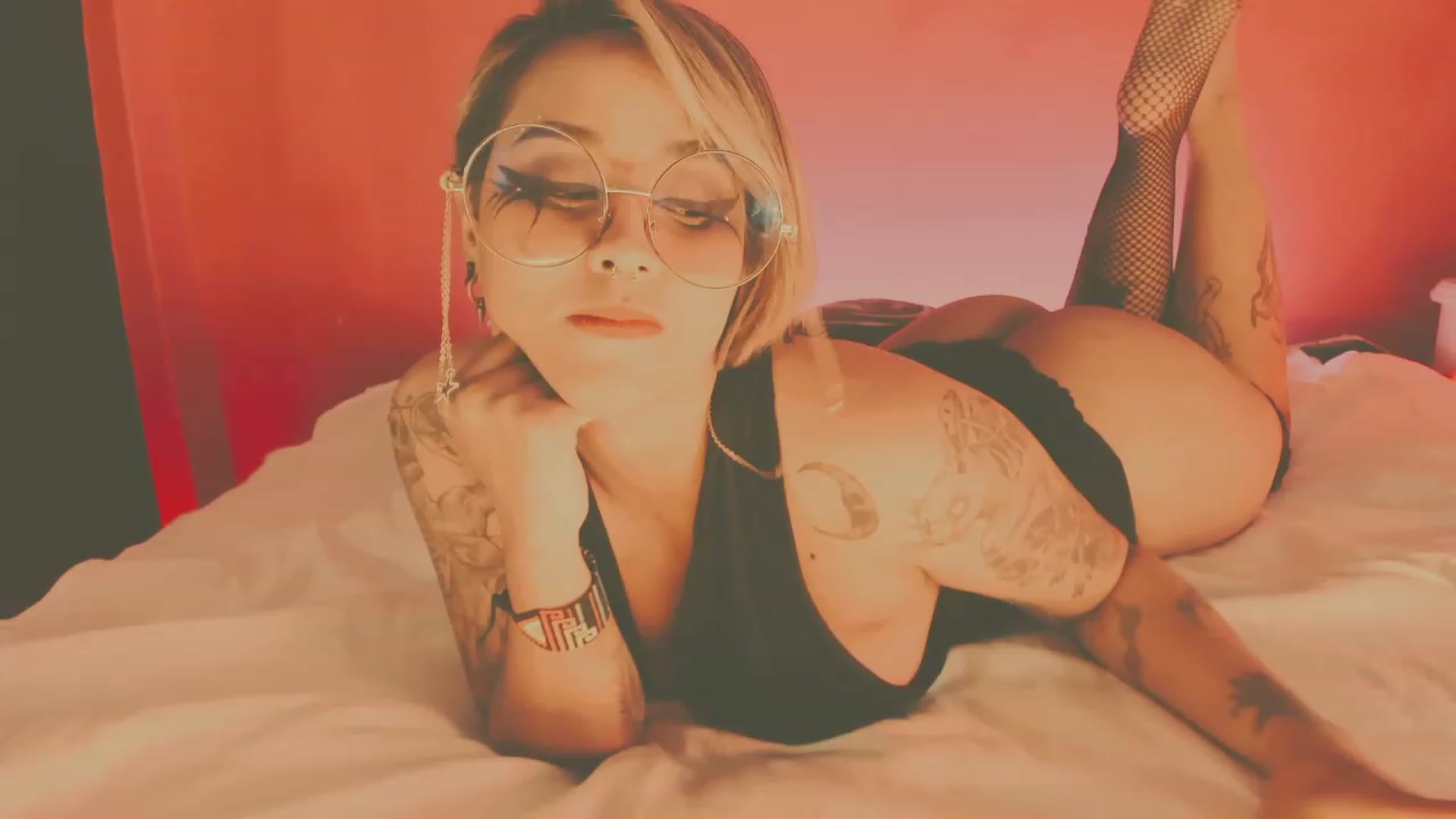 Gallery image thumbnail from AbraxxysRadio's myfreecams stream on, 03/28/2023, 23:43 image 7 of 20