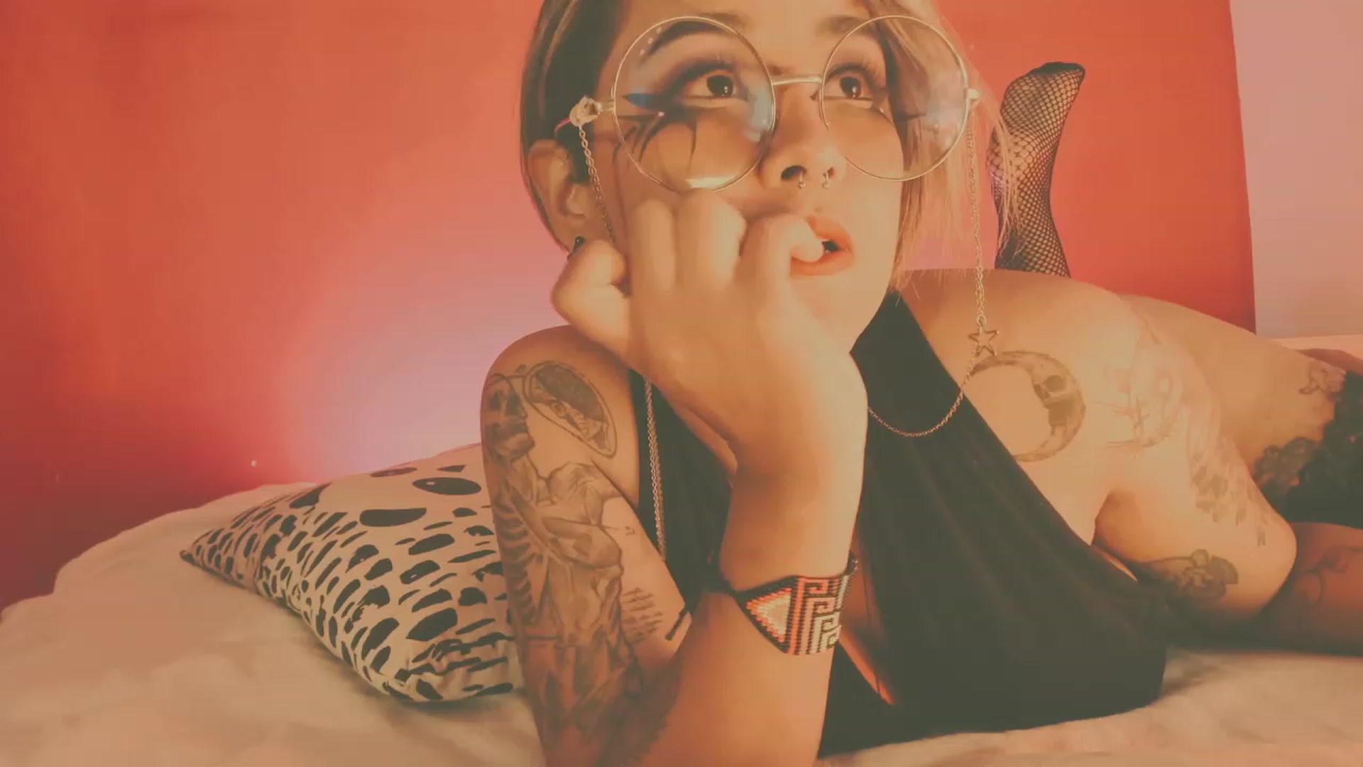 Gallery image thumbnail from AbraxxysRadio's myfreecams stream on, 03/28/2023, 23:43 image 5 of 20