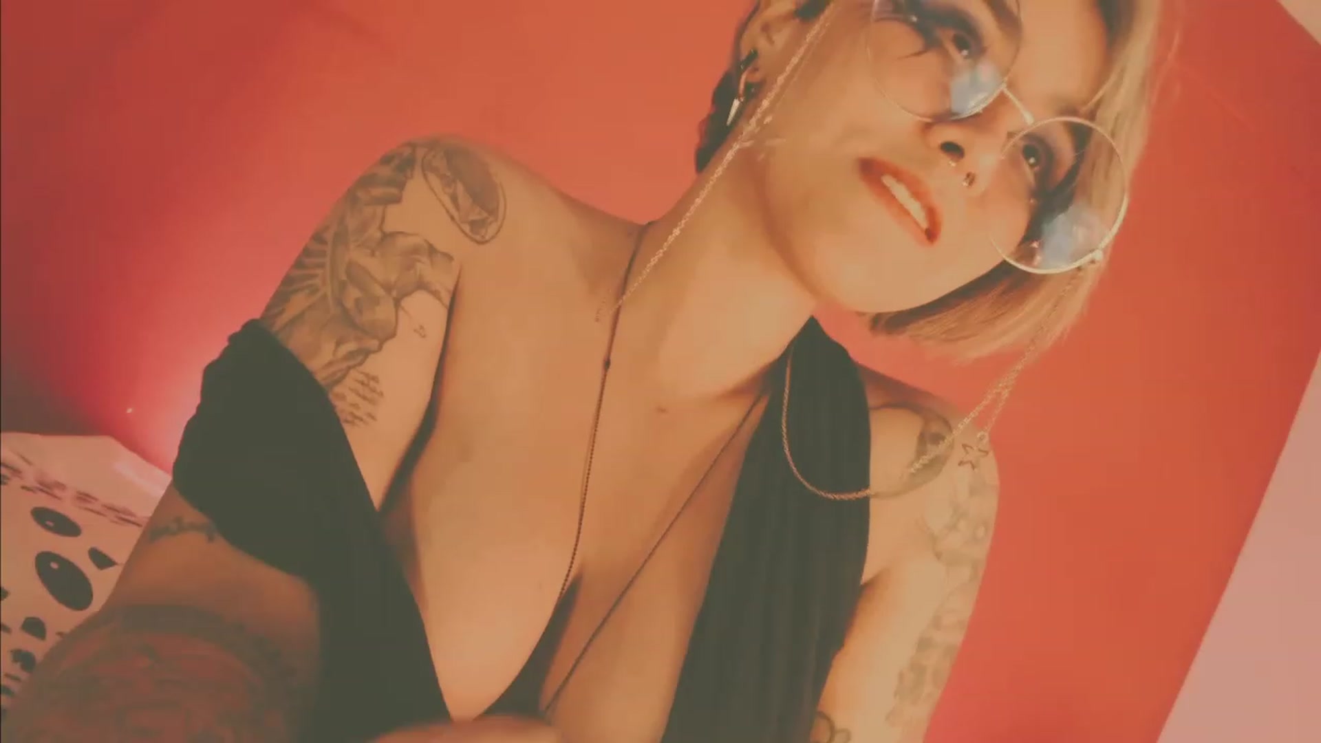 Gallery image thumbnail from AbraxxysRadio's myfreecams stream on, 03/29/2023, 24:14 image 2 of 20