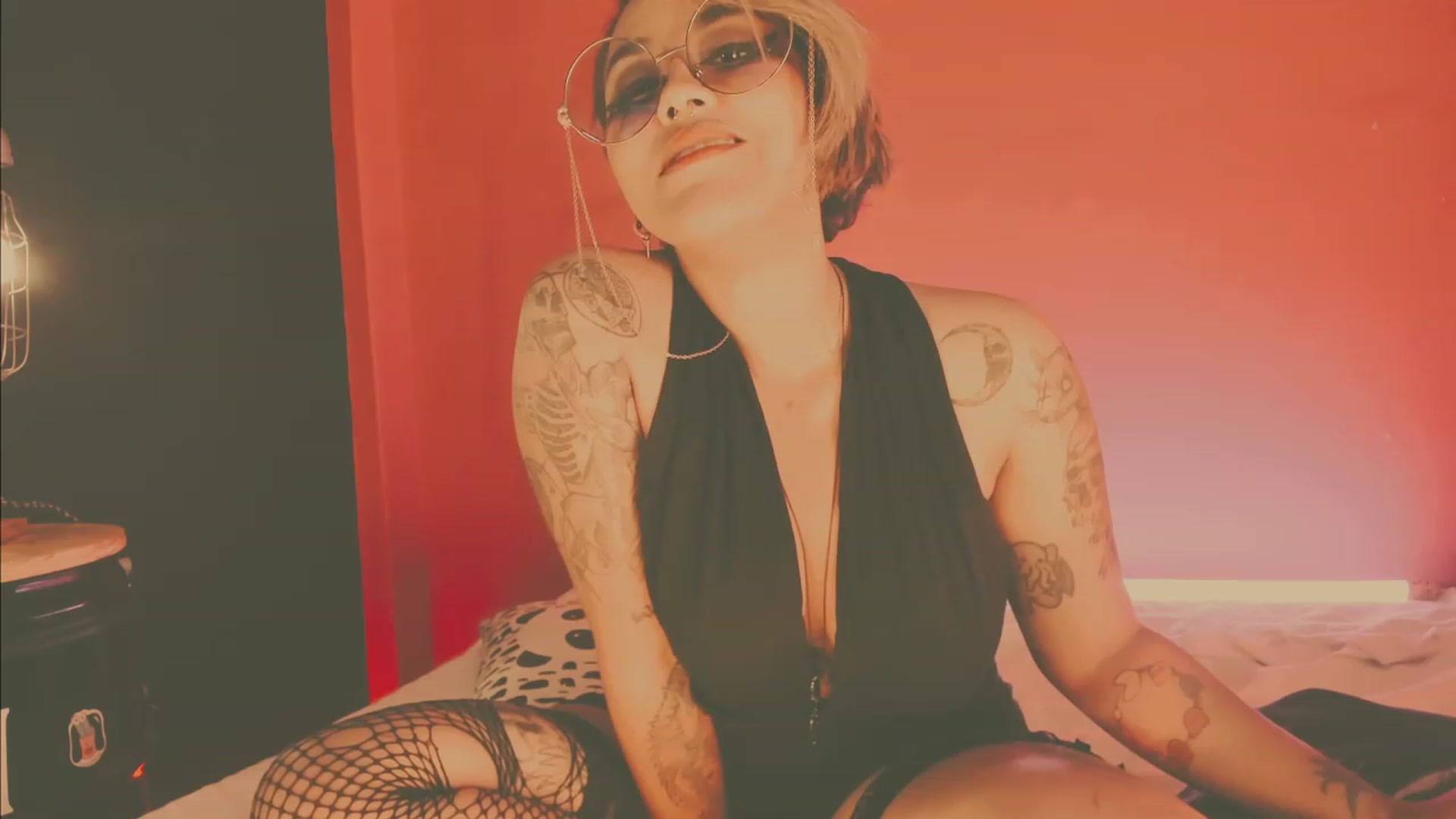 Gallery image thumbnail from AbraxxysRadio's myfreecams stream on, 03/29/2023, 24:14 image 16 of 20