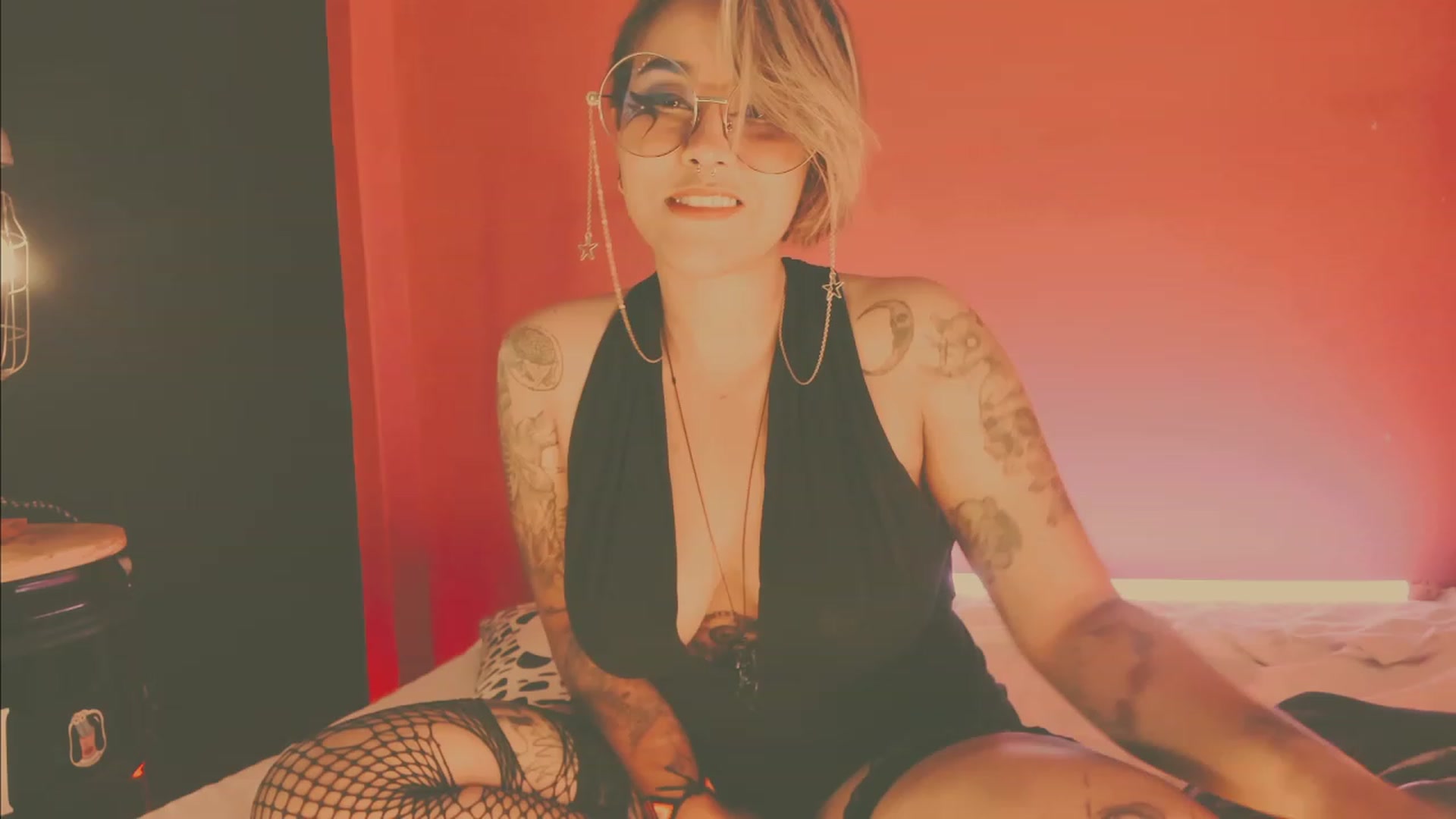 Gallery image thumbnail from AbraxxysRadio's myfreecams stream on, 03/29/2023, 24:14 image 15 of 20