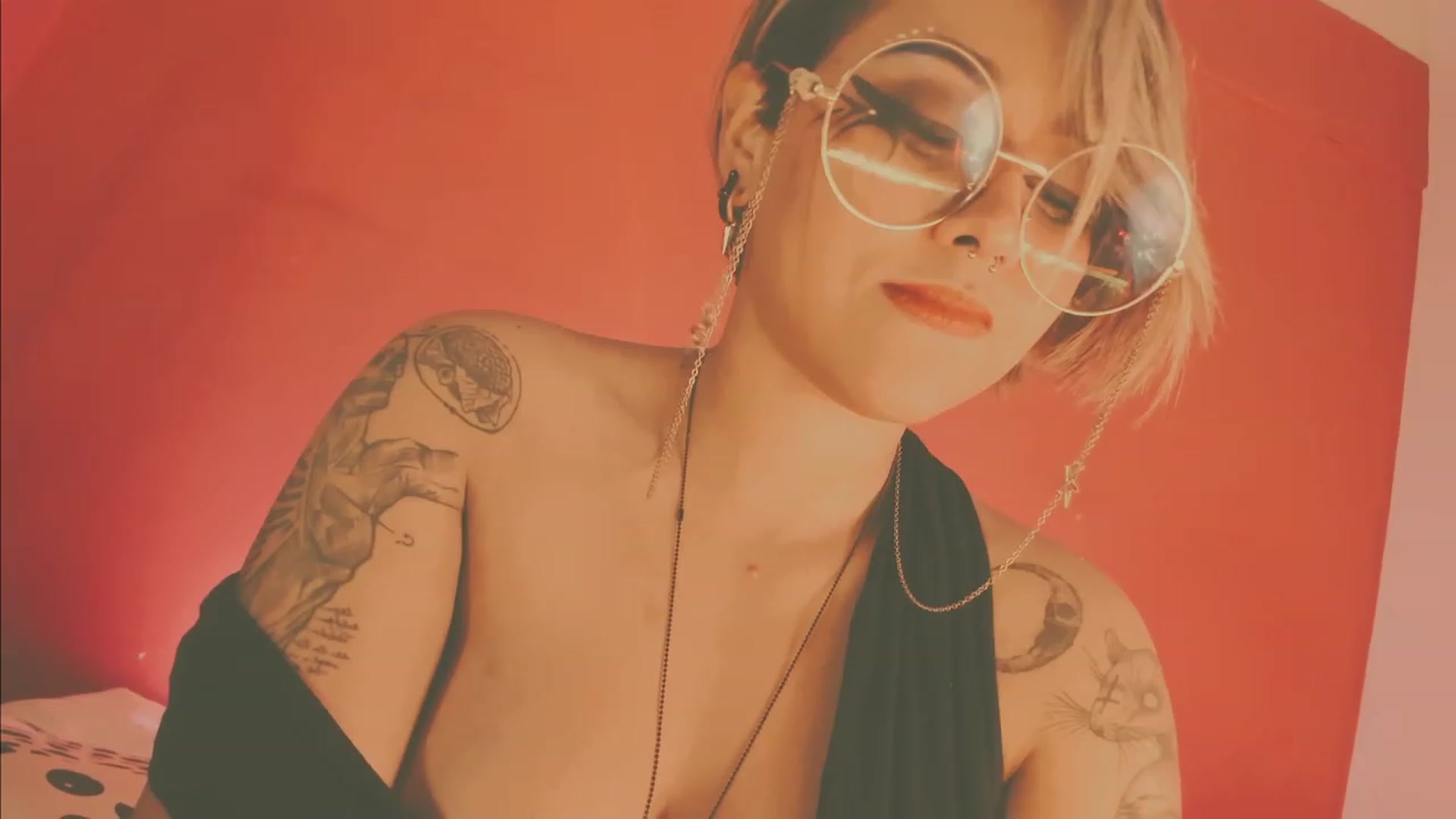 Gallery image thumbnail from AbraxxysRadio's myfreecams stream on, 03/29/2023, 24:14 image 6 of 20