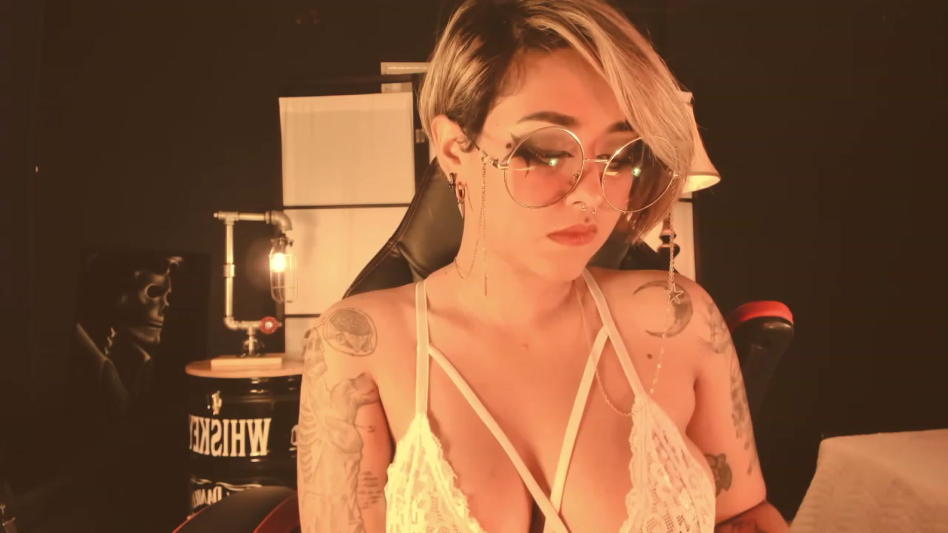 Gallery image thumbnail from AbraxxysRadio's myfreecams stream on, 03/29/2023, 23:09 image 13 of 20
