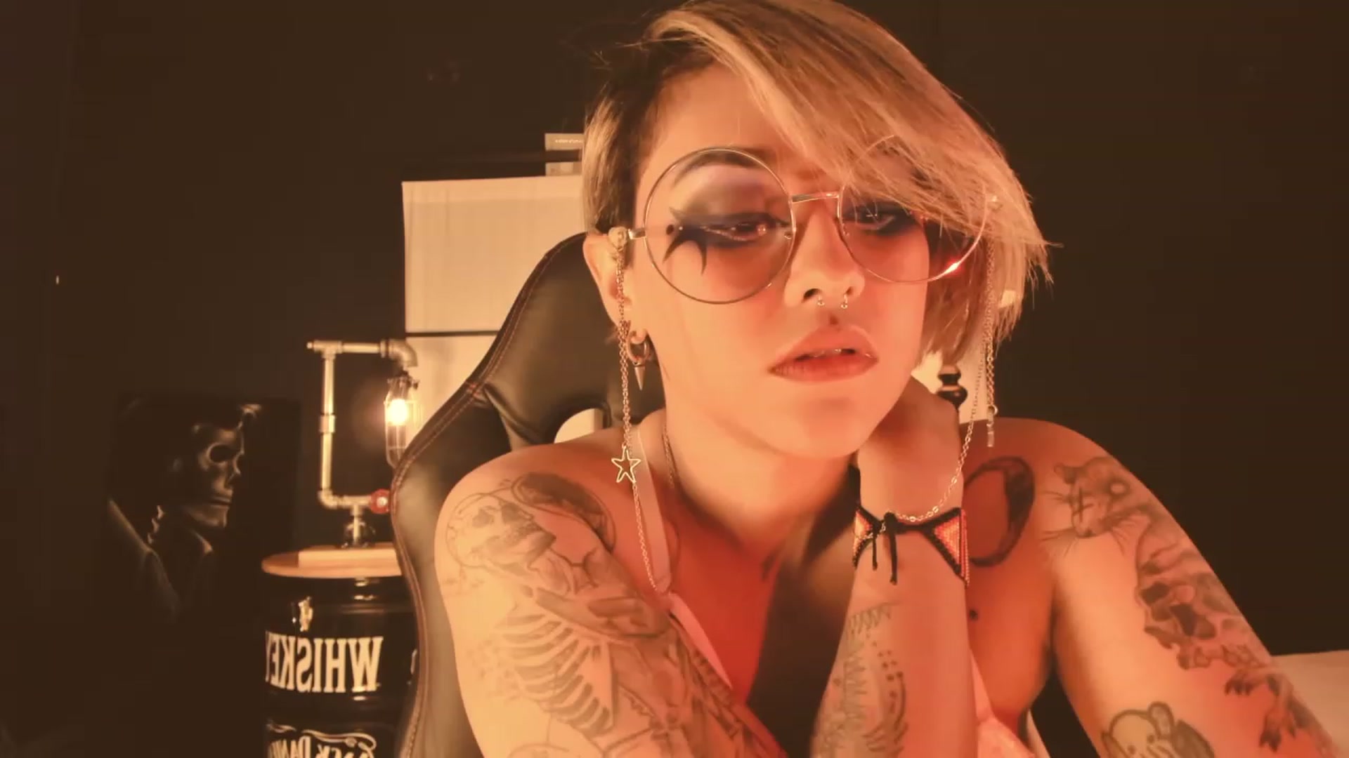 Gallery image thumbnail from AbraxxysRadio's myfreecams stream on, 03/29/2023, 23:09 image 16 of 20