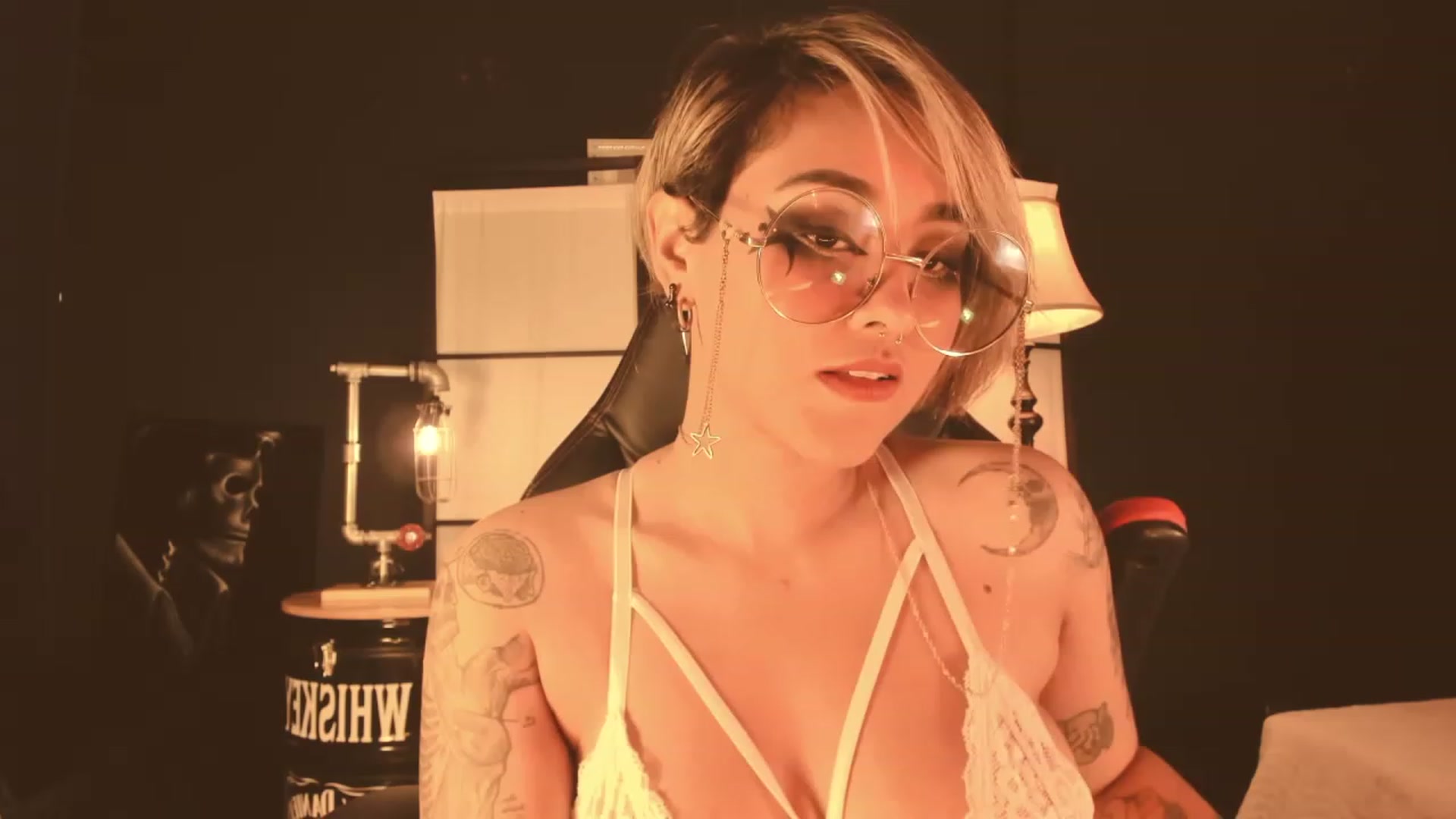 Gallery image thumbnail from AbraxxysRadio's myfreecams stream on, 03/29/2023, 23:09 image 15 of 20