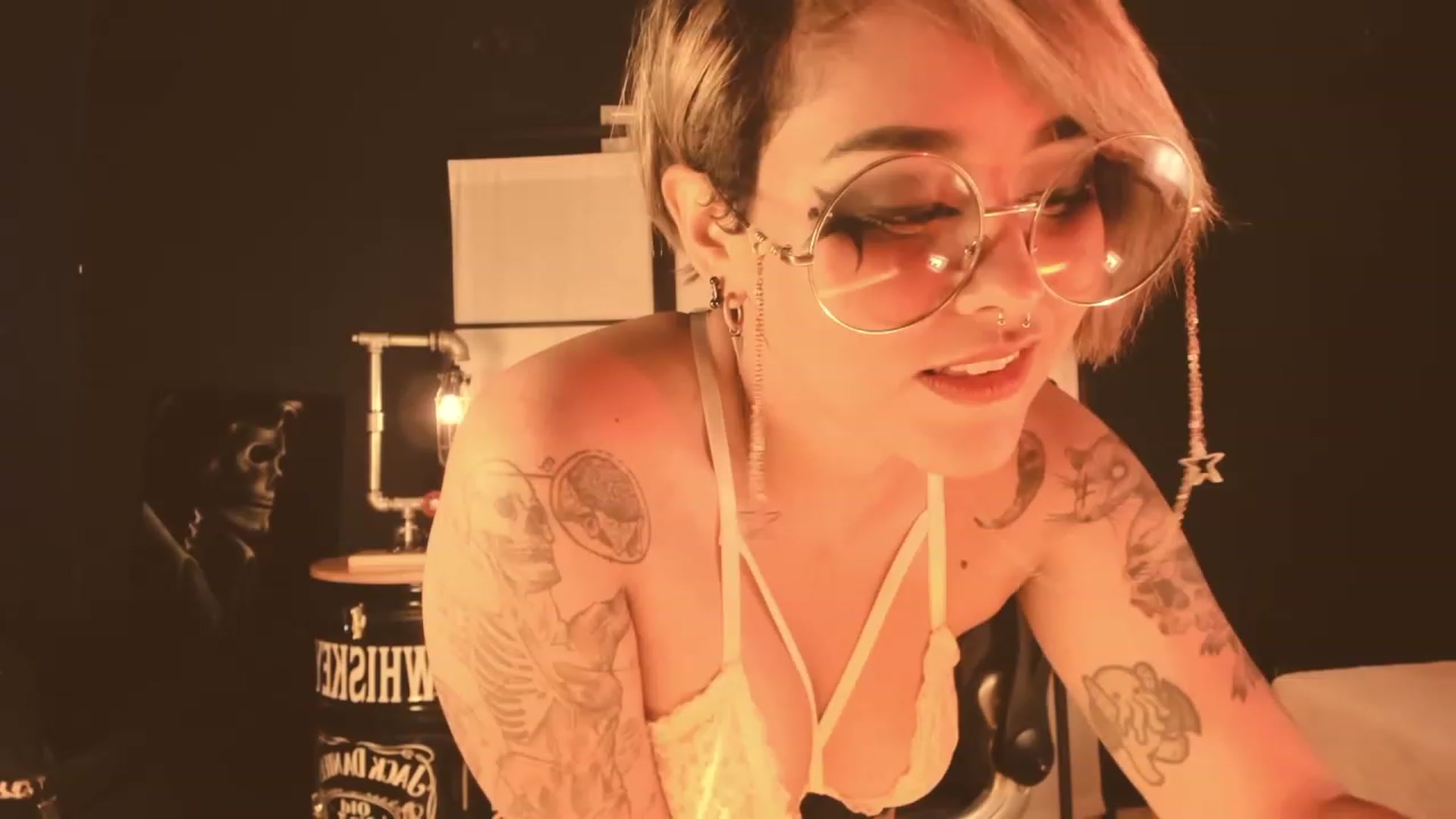 Gallery image thumbnail from AbraxxysRadio's myfreecams stream on, 03/30/2023, 24:13 image 2 of 20