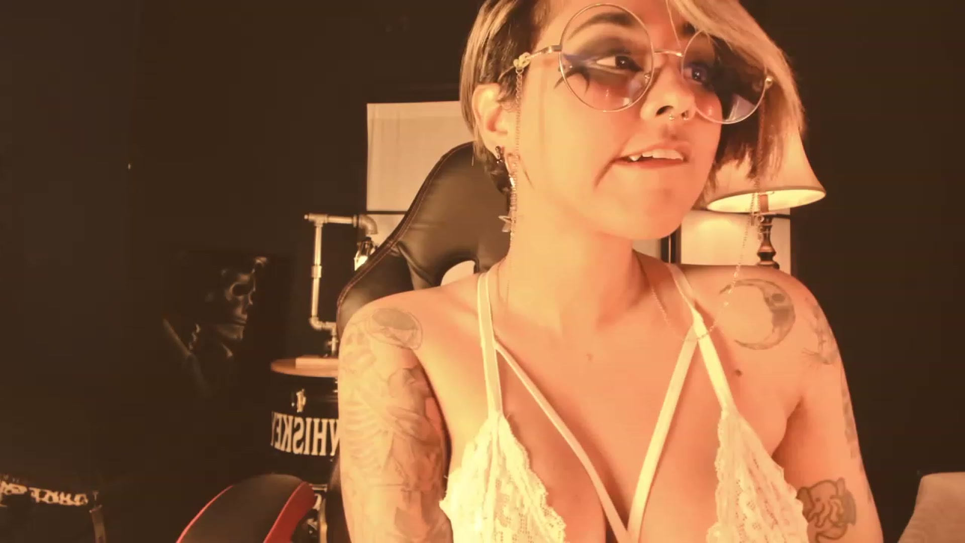 Gallery image thumbnail from AbraxxysRadio's myfreecams stream on, 03/30/2023, 01:49 image 16 of 20