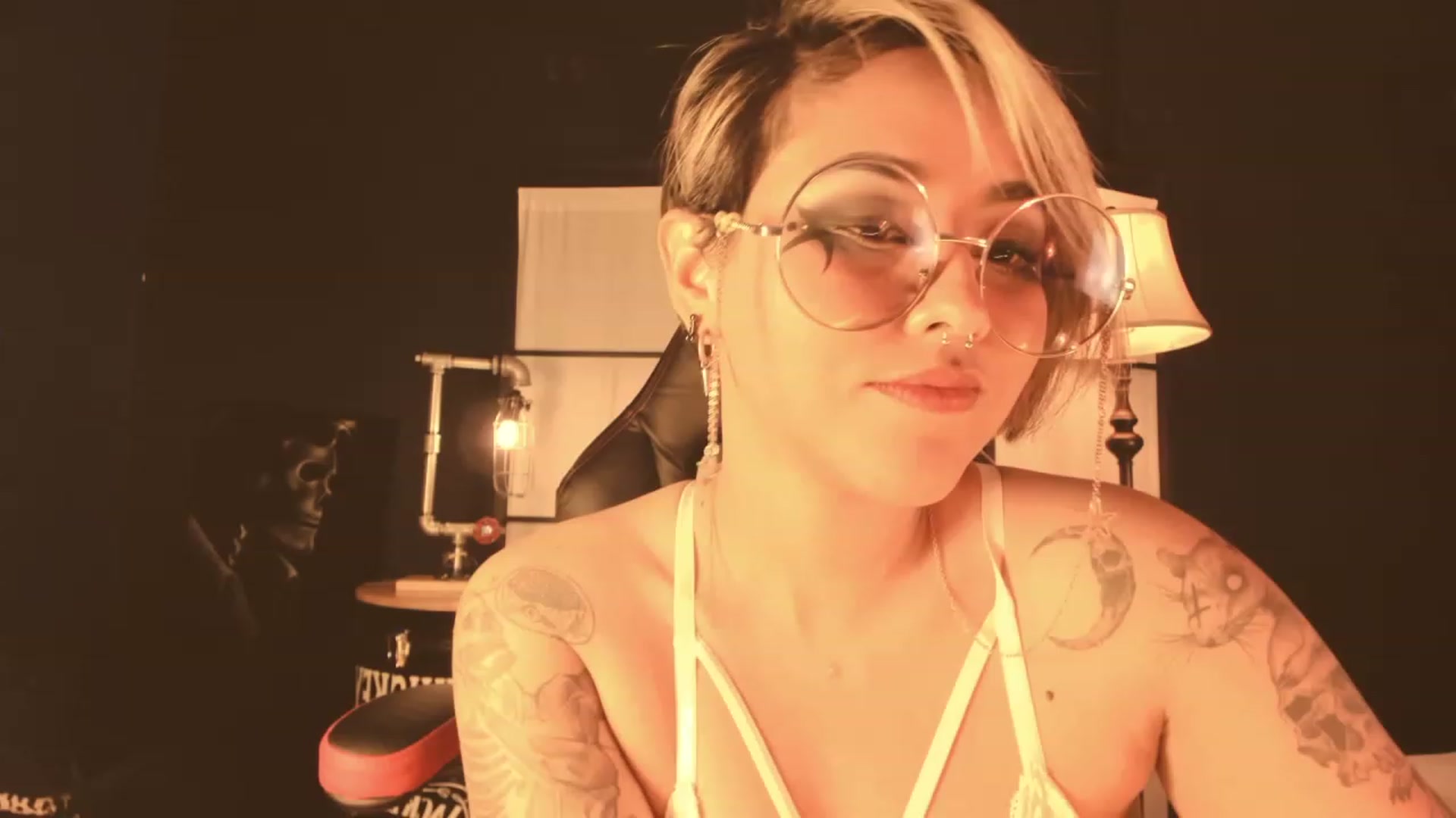 Gallery image thumbnail from AbraxxysRadio's myfreecams stream on, 03/30/2023, 01:49 image 6 of 20