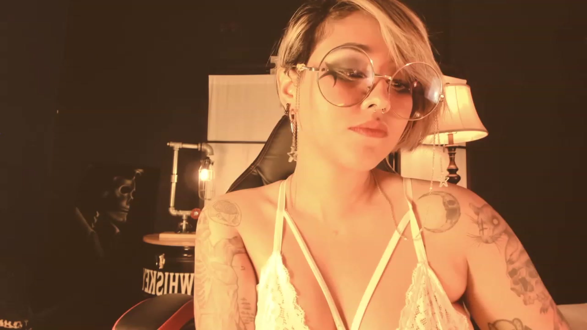 Gallery image thumbnail from AbraxxysRadio's myfreecams stream on, 03/30/2023, 01:49 image 2 of 20