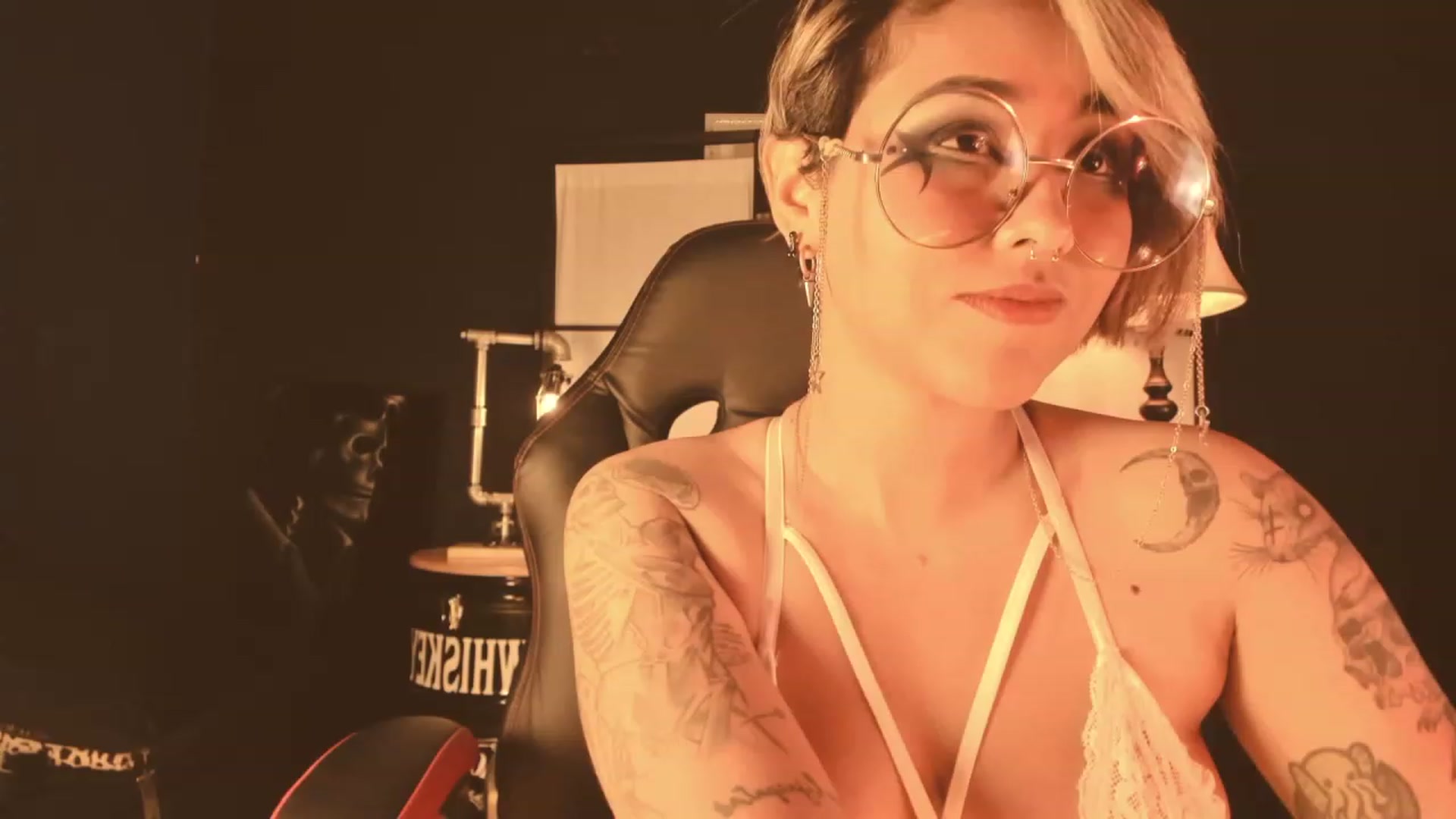 Gallery image thumbnail from AbraxxysRadio's myfreecams stream on, 03/30/2023, 01:49 image 20 of 20