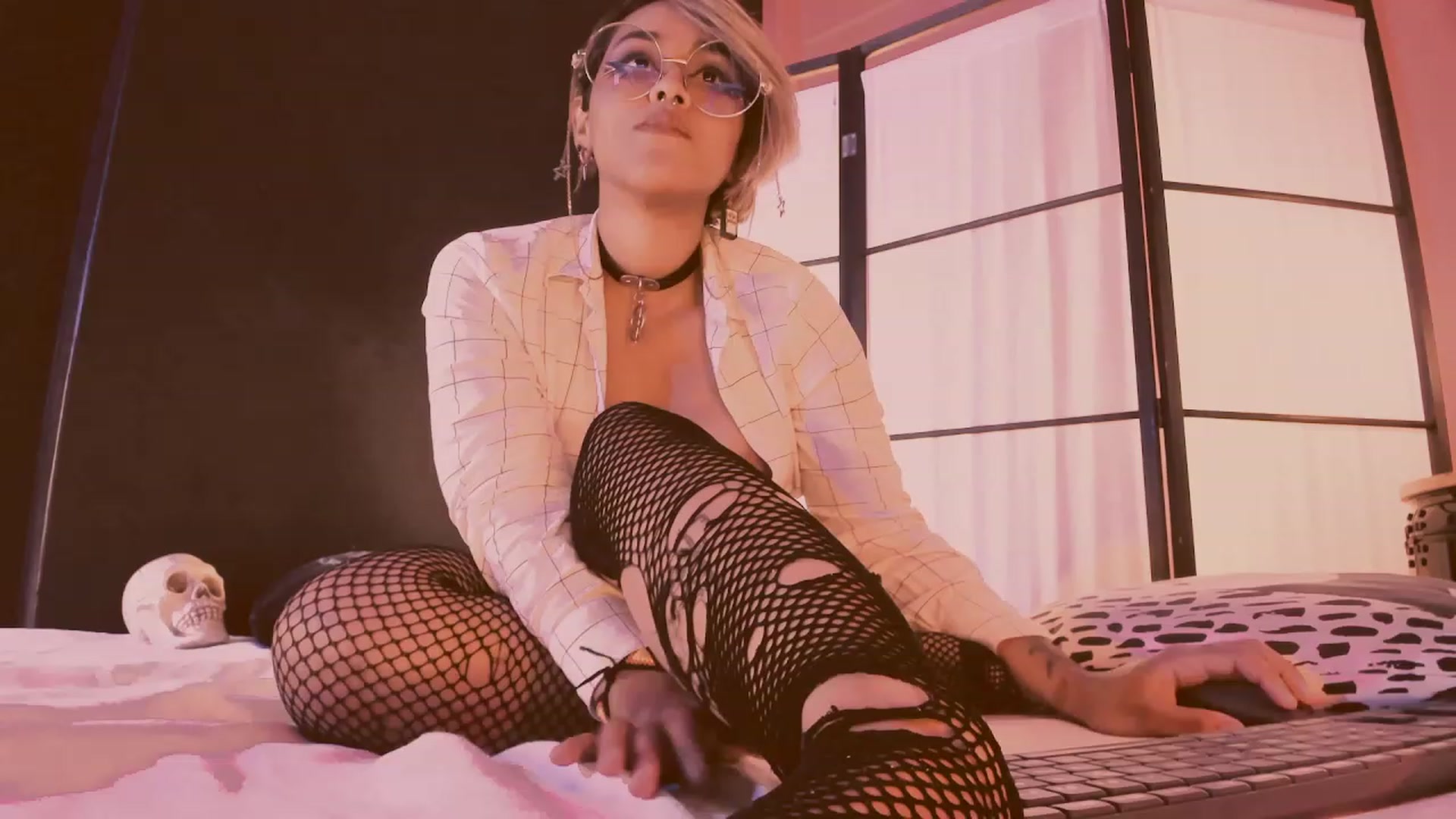 Gallery image thumbnail from AbraxxysRadio's myfreecams stream on, 03/30/2023, 20:38 image 6 of 20