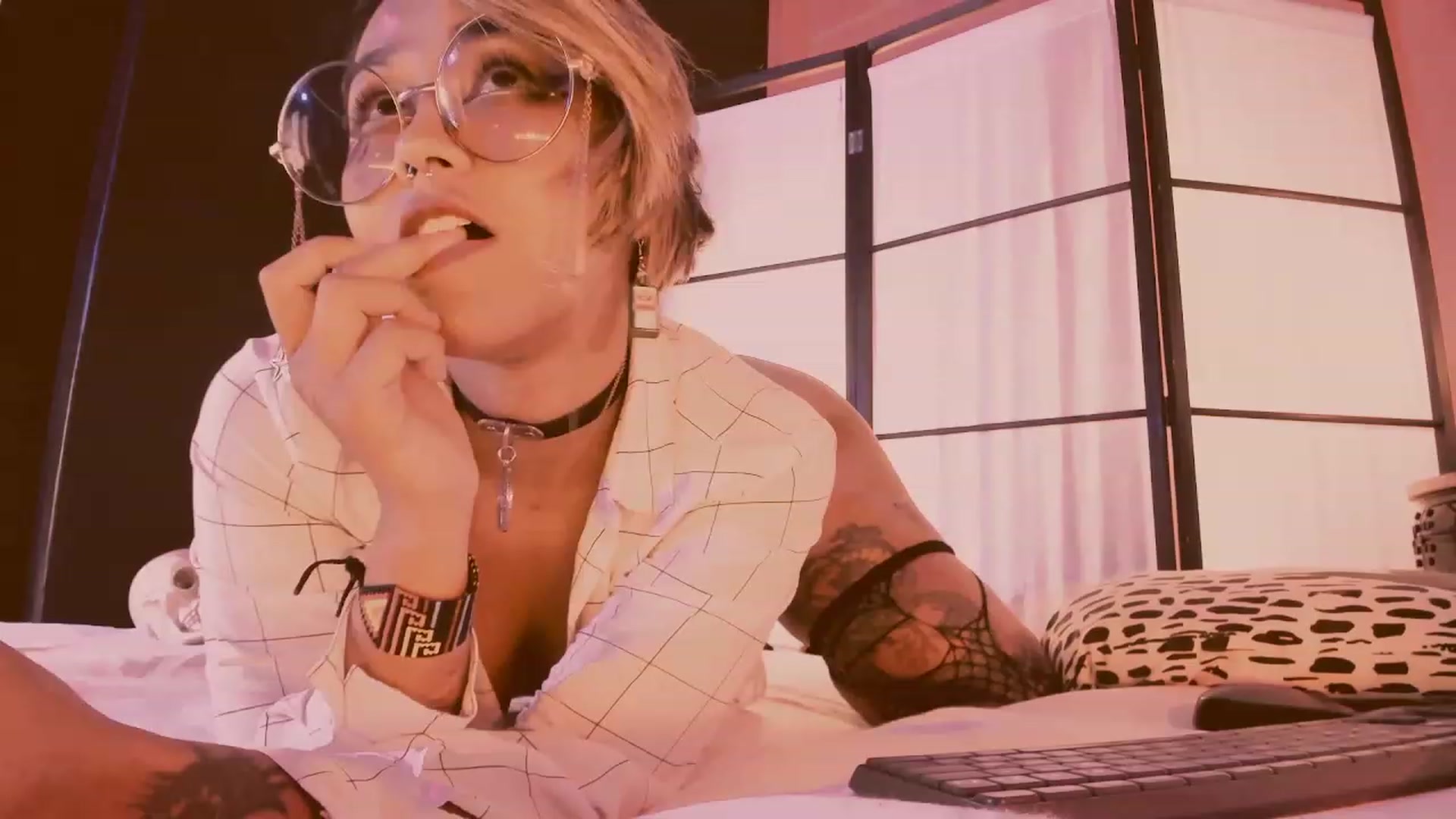 Gallery image thumbnail from AbraxxysRadio's myfreecams stream on, 03/30/2023, 20:38 image 7 of 20