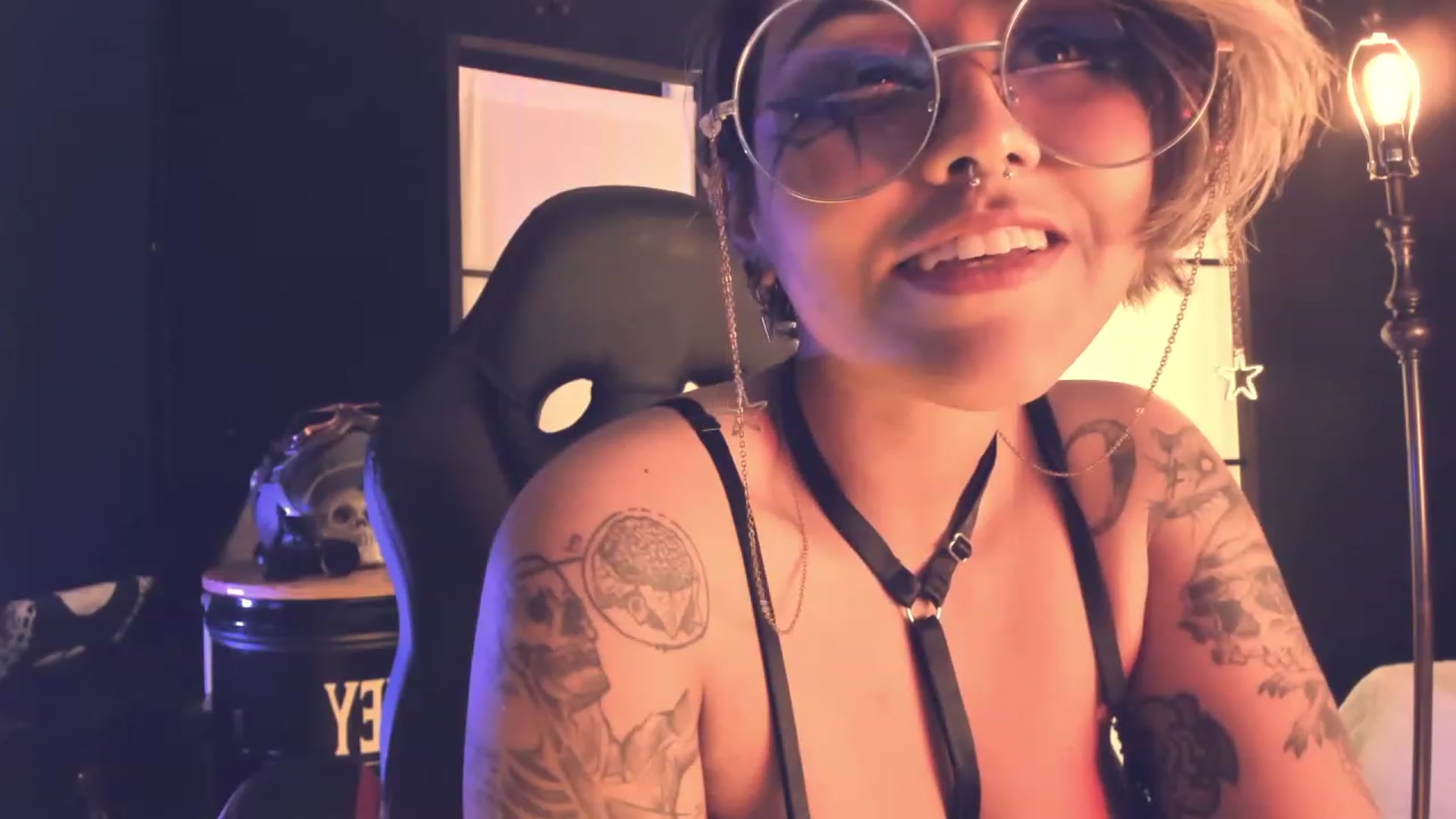 Gallery image thumbnail from AbraxxysRadio's myfreecams stream on, 04/02/2023, 17:47 image 19 of 20