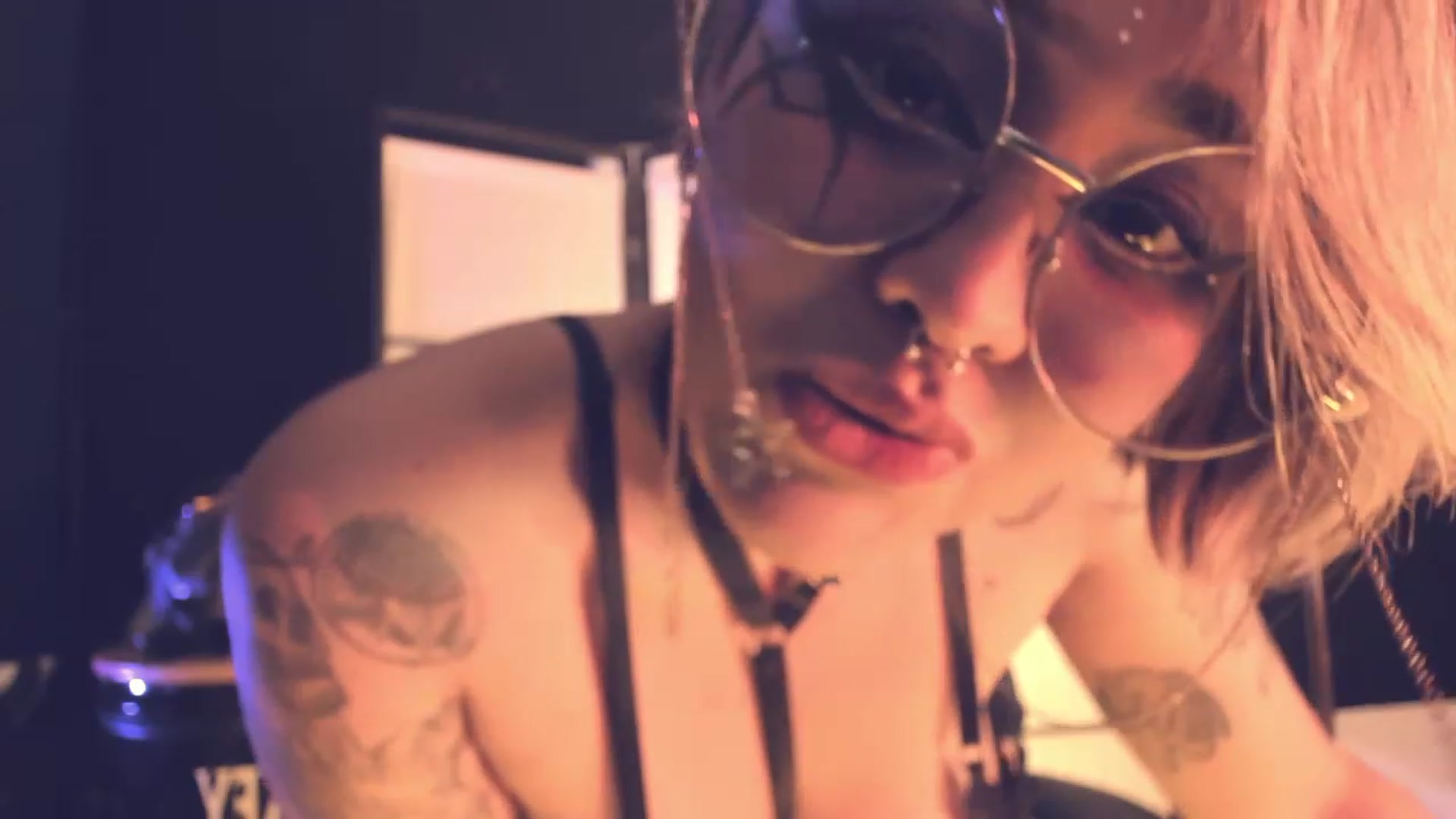 Gallery image thumbnail from AbraxxysRadio's myfreecams stream on, 04/02/2023, 17:47 image 3 of 20