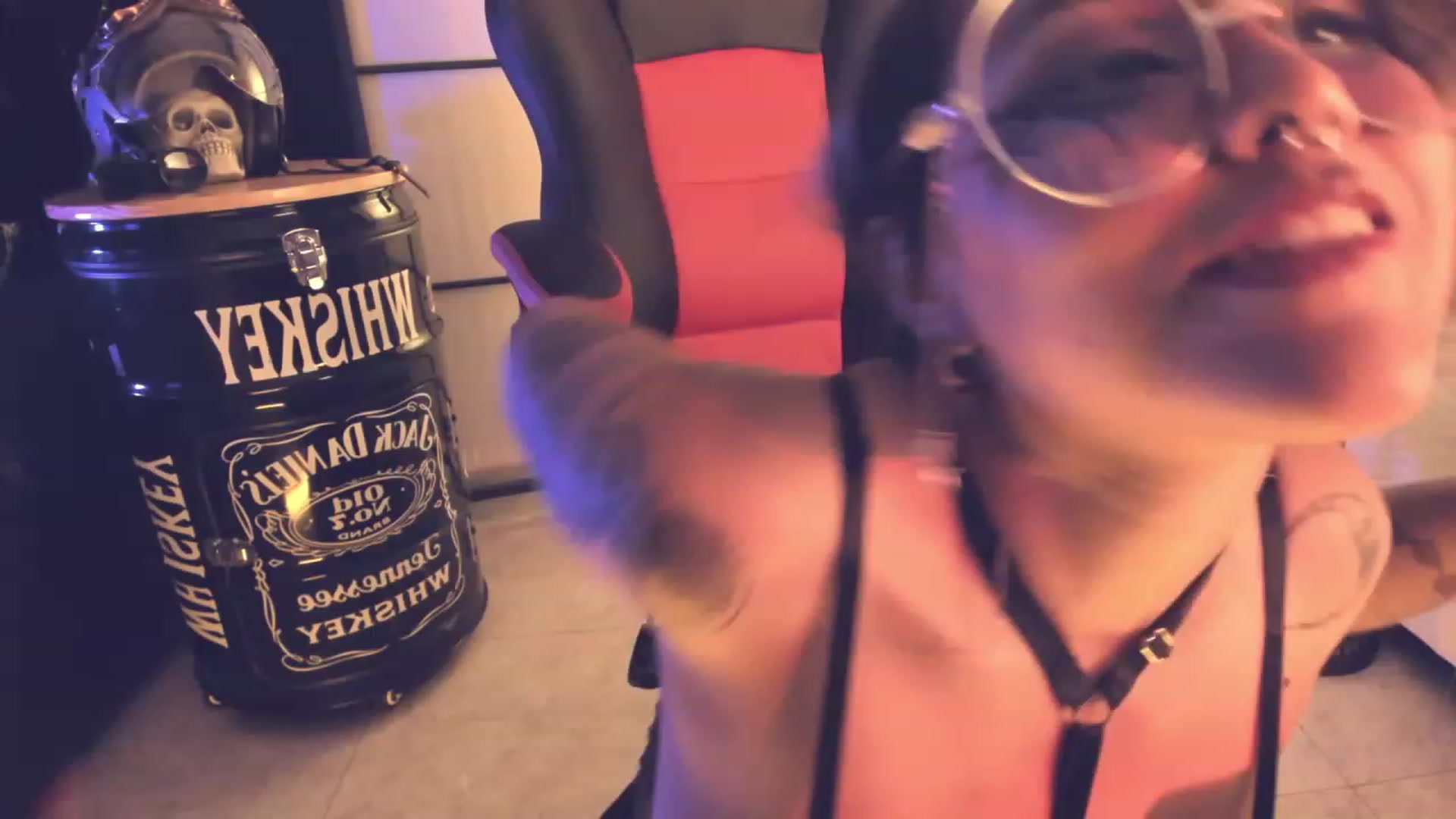 Gallery image thumbnail from AbraxxysRadio's myfreecams stream on, 04/02/2023, 19:29 image 5 of 20