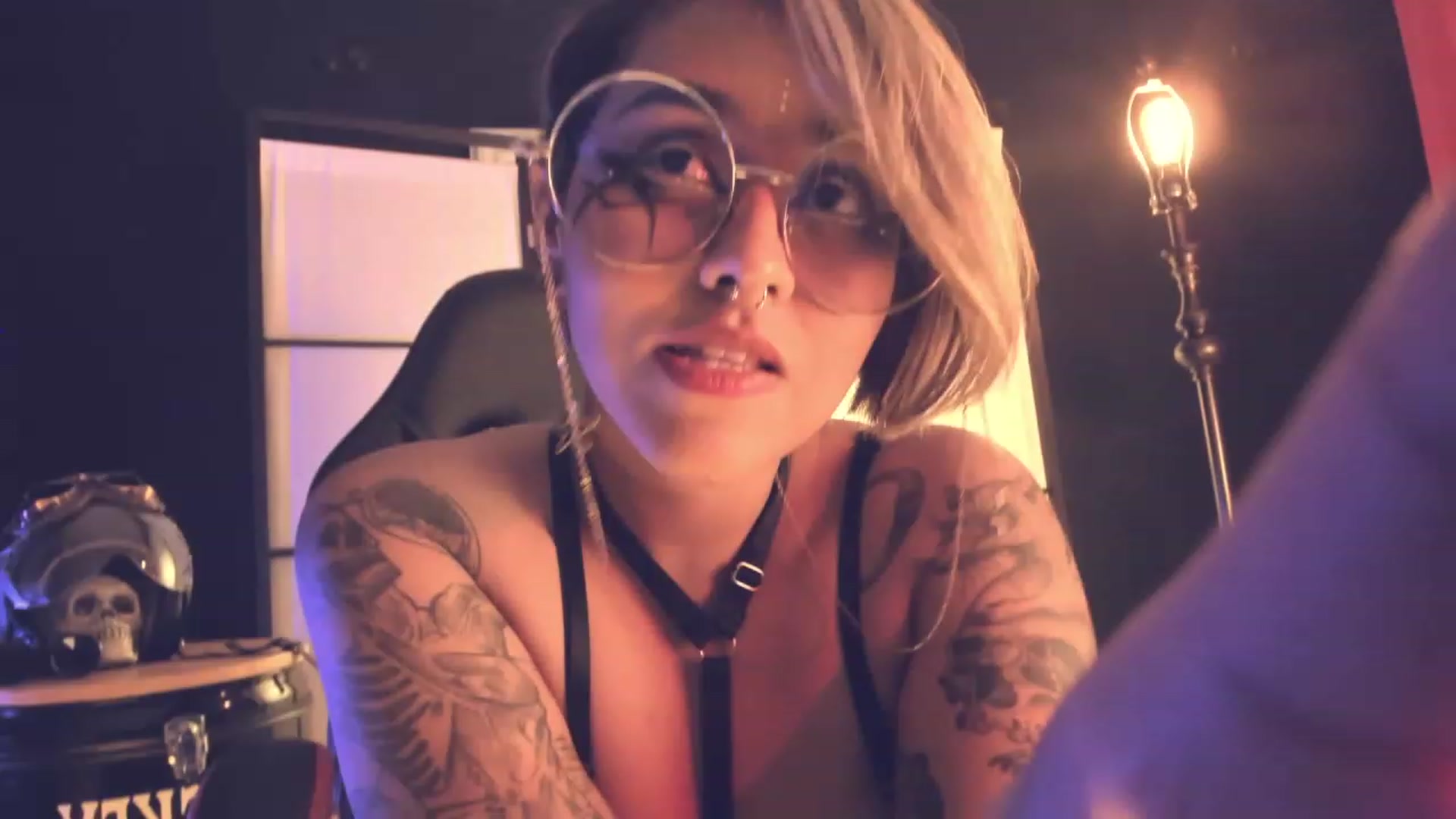 Gallery image thumbnail from AbraxxysRadio's myfreecams stream on, 04/02/2023, 19:29 image 14 of 20