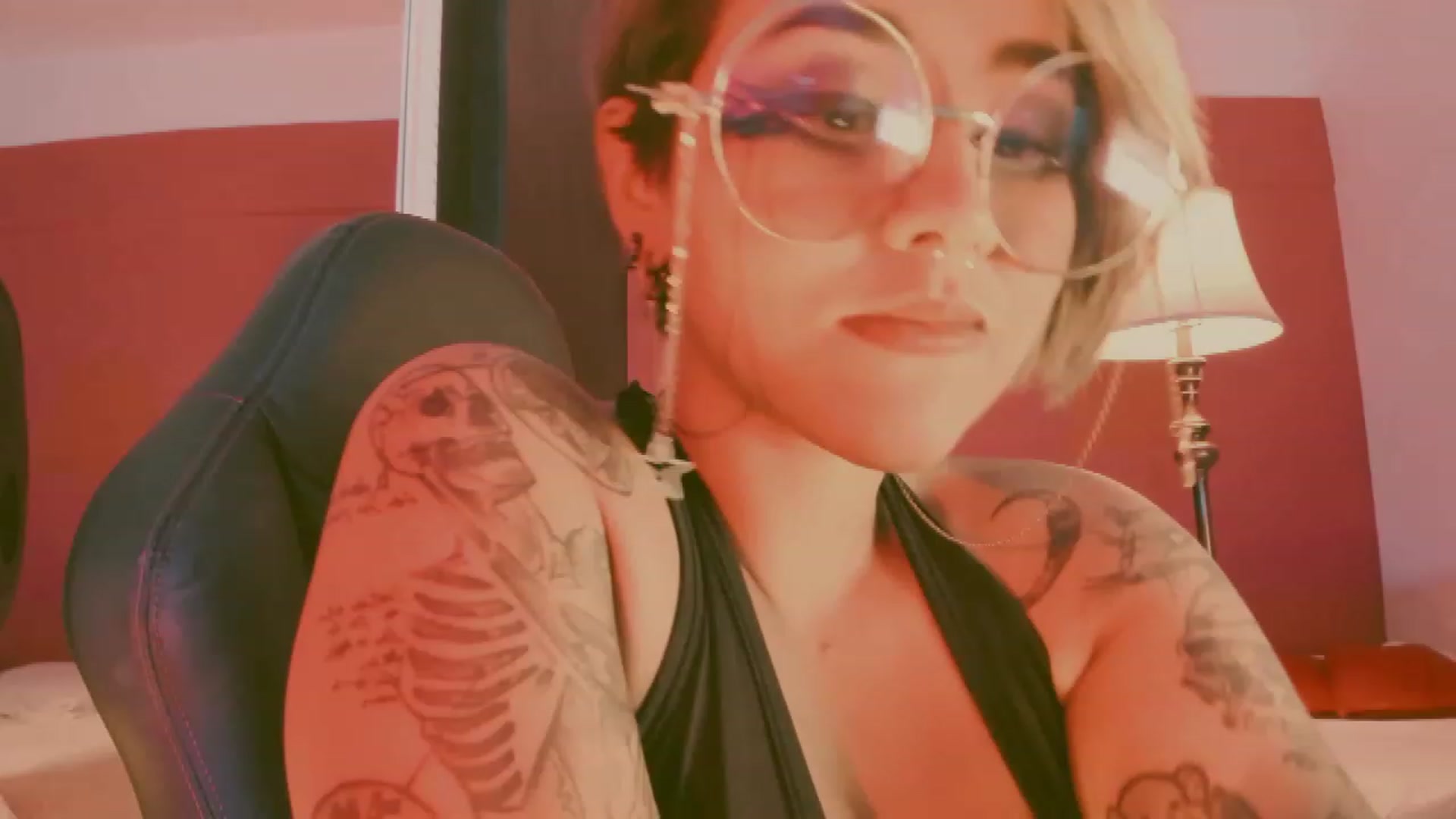 Gallery image thumbnail from AbraxxysRadio's myfreecams stream on, 04/04/2023, 24:11 image 7 of 20